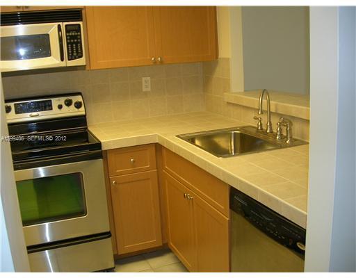 500 BAYVIEW Drive 122, Sunny Isles Beach, FL 33160, Sunny Isles Beach - Photo 4