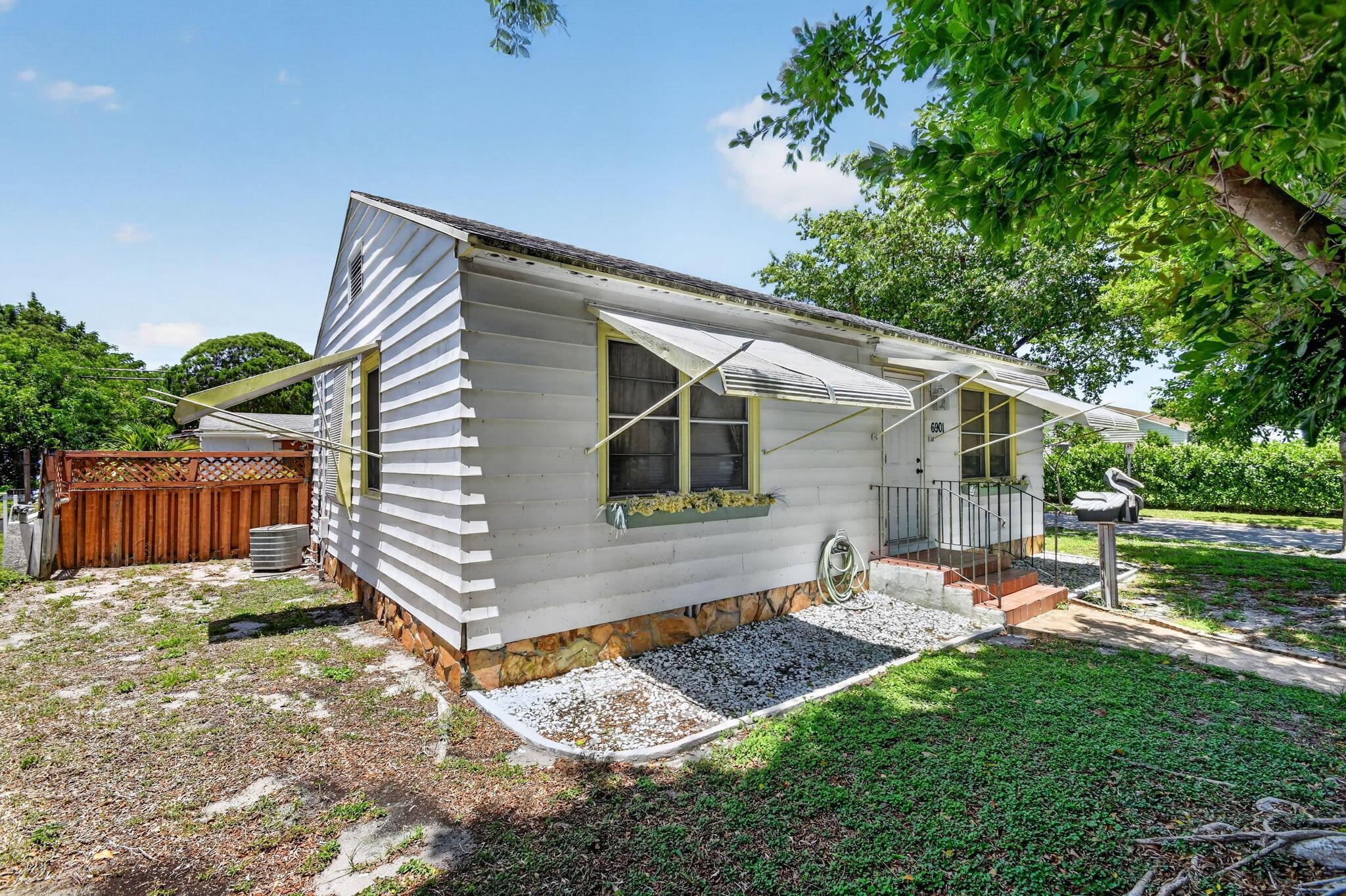 6901 Garden Avenue, West Palm Beach, FL 33405, West Palm Beach - Photo 3
