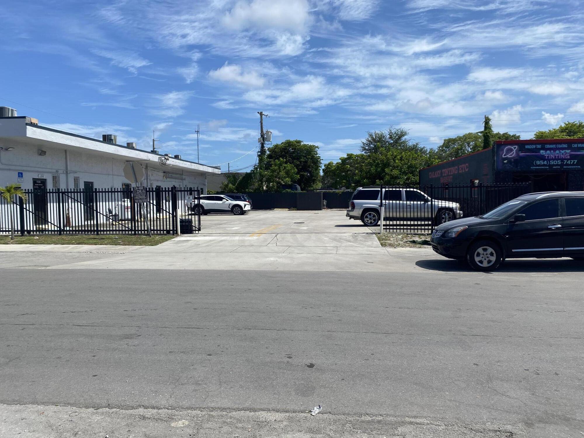 1000 S 56th Avenue, Hollywood, FL, Hollywood - Photo 2