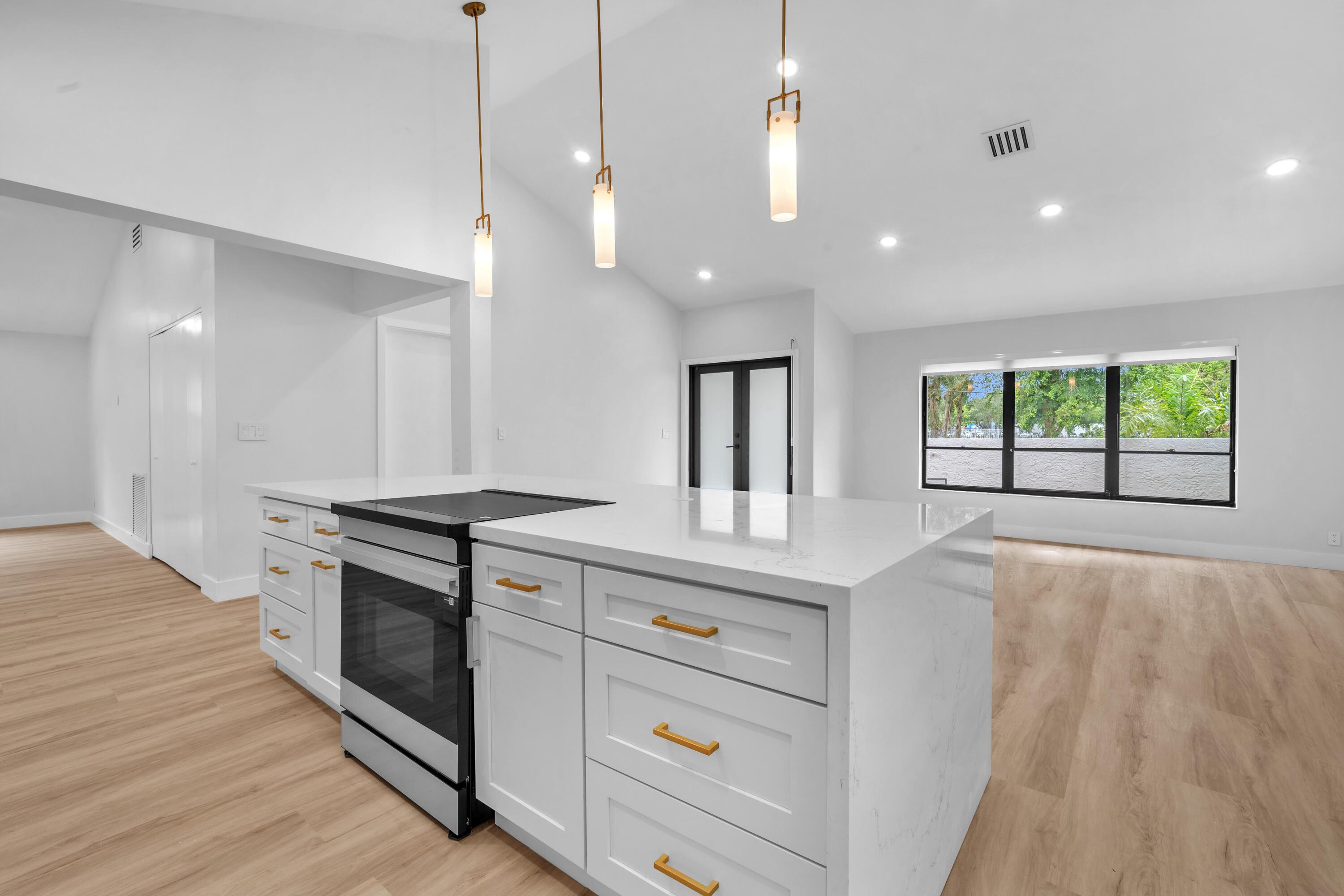 8411 SW 57TH Street, Davie, FL 33328, Davie - Photo 5