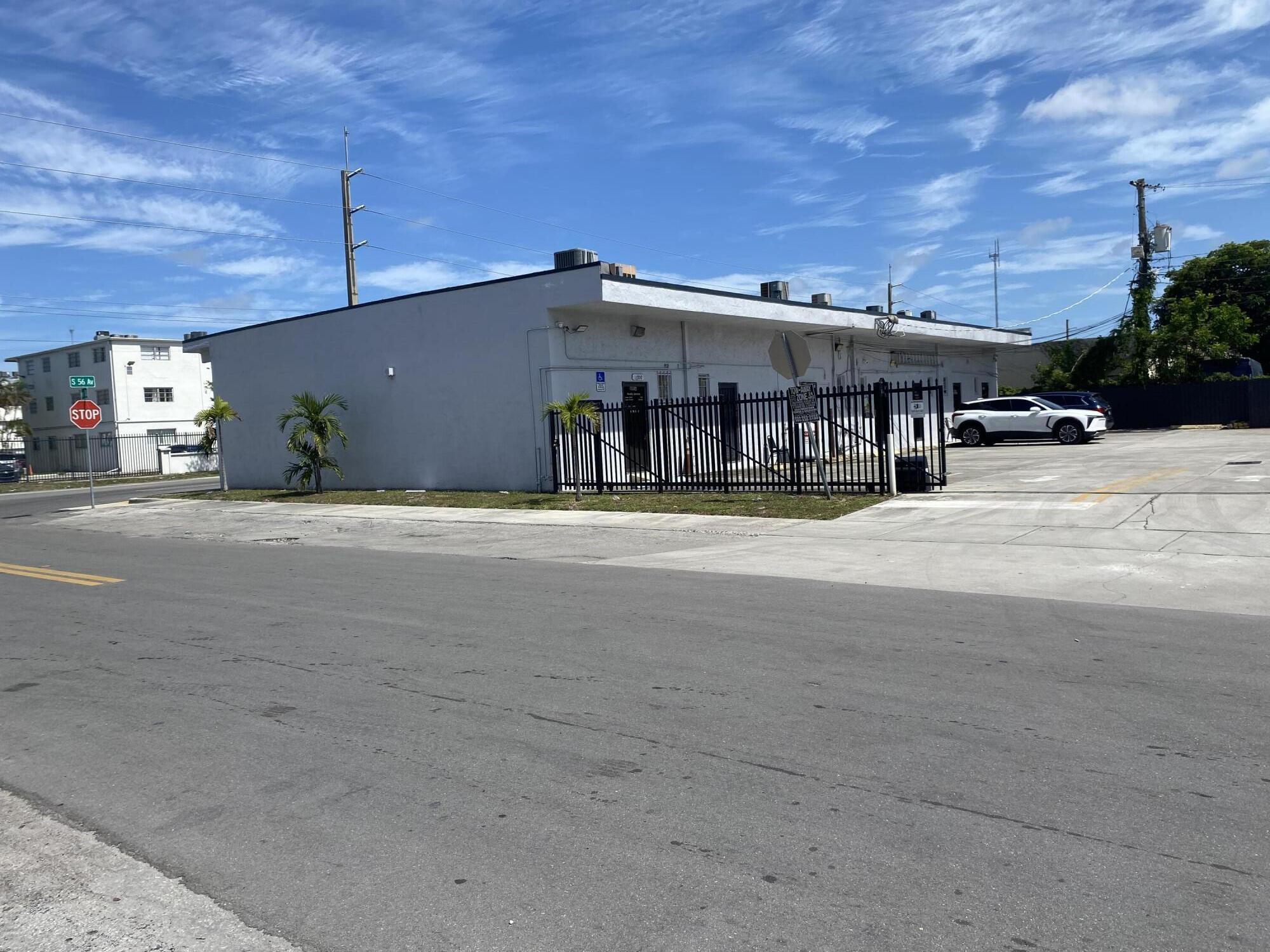 1000 S 56th Avenue, Hollywood, FL, Hollywood - Photo 3