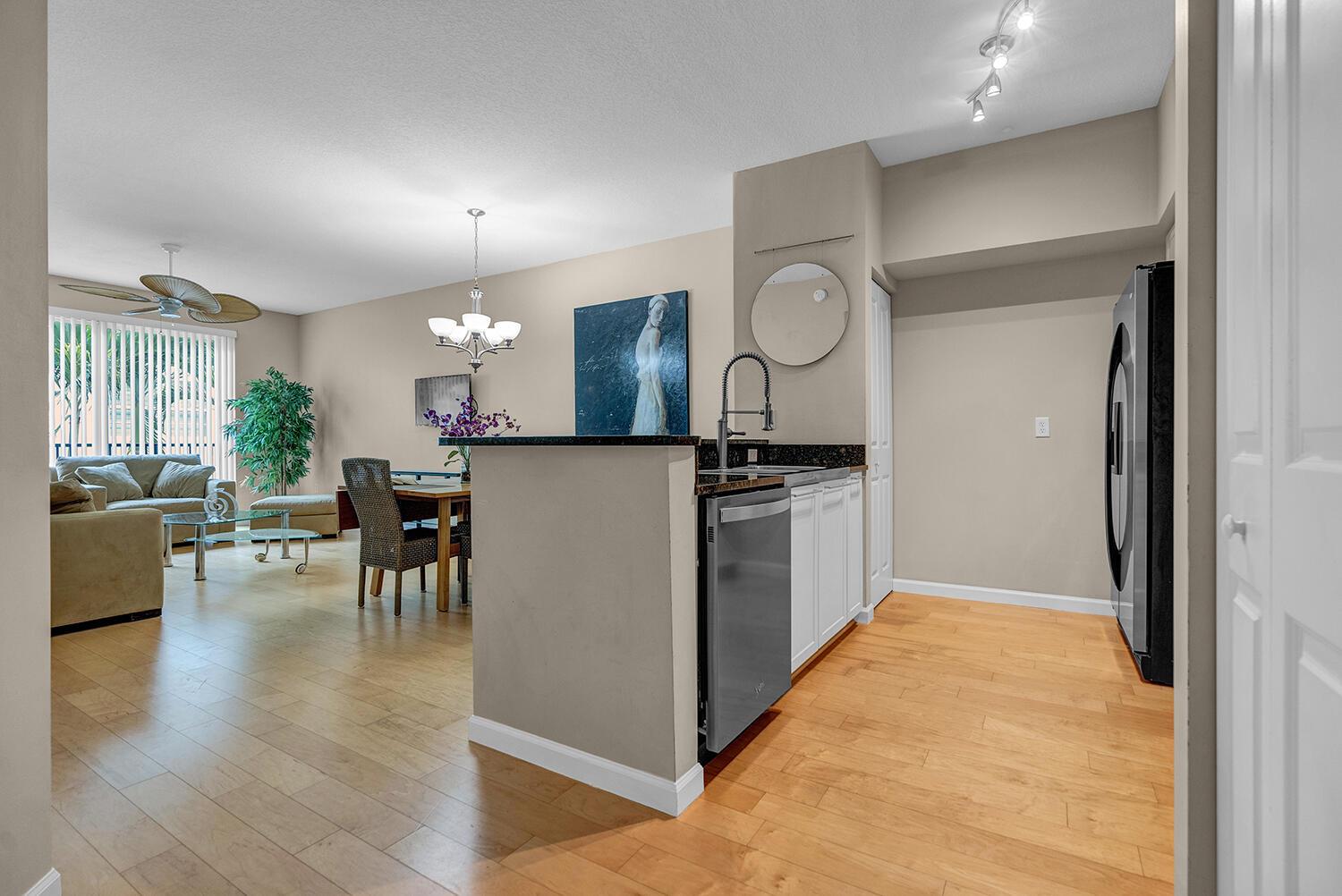 235 NE 1ST Street 404, Delray Beach, FL 33444, Delray Beach - Photo 2