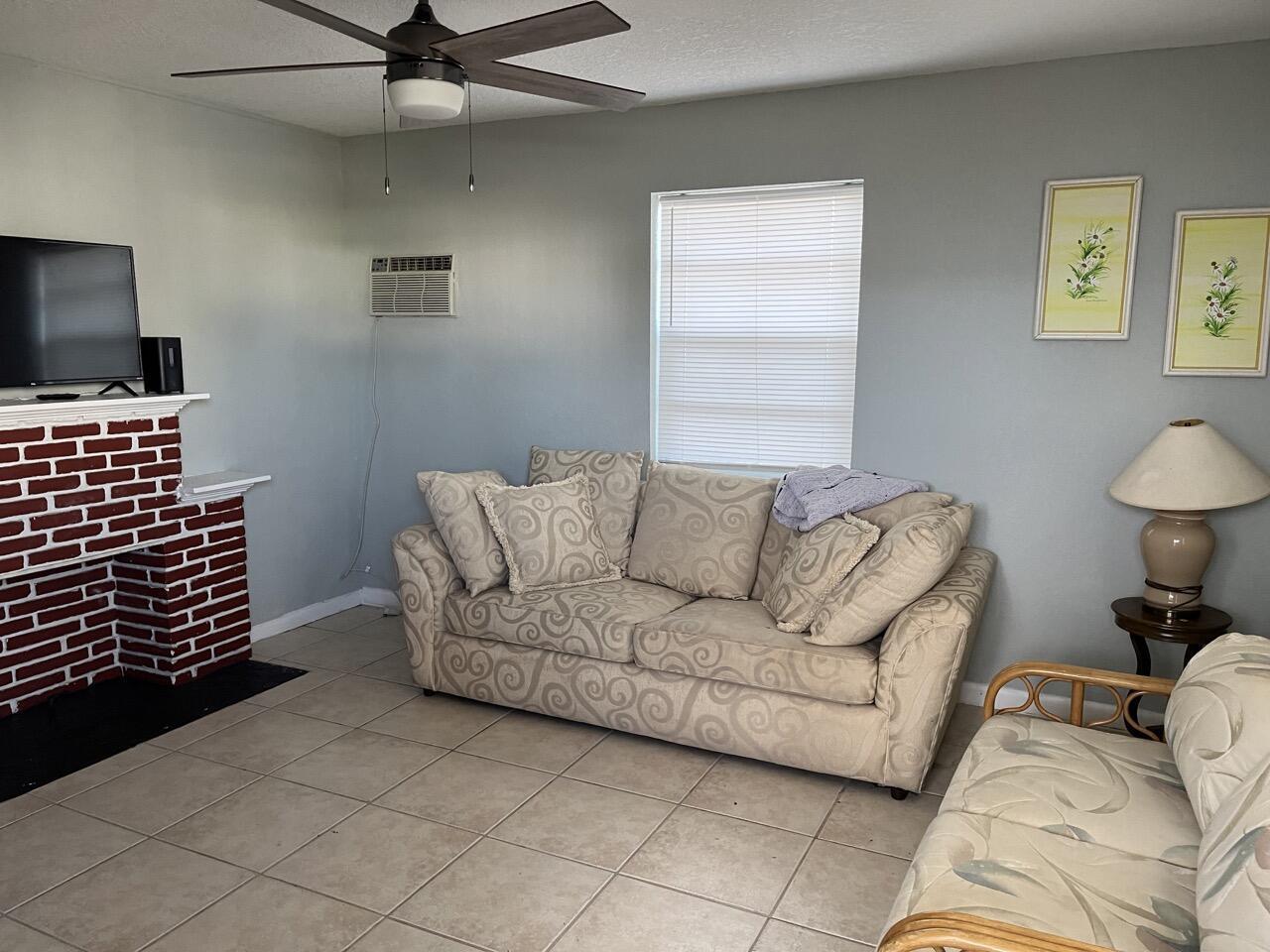 813 9th Avenue N B, Lake Worth Beach, FL 33460, Lake Worth Beach - Photo 2