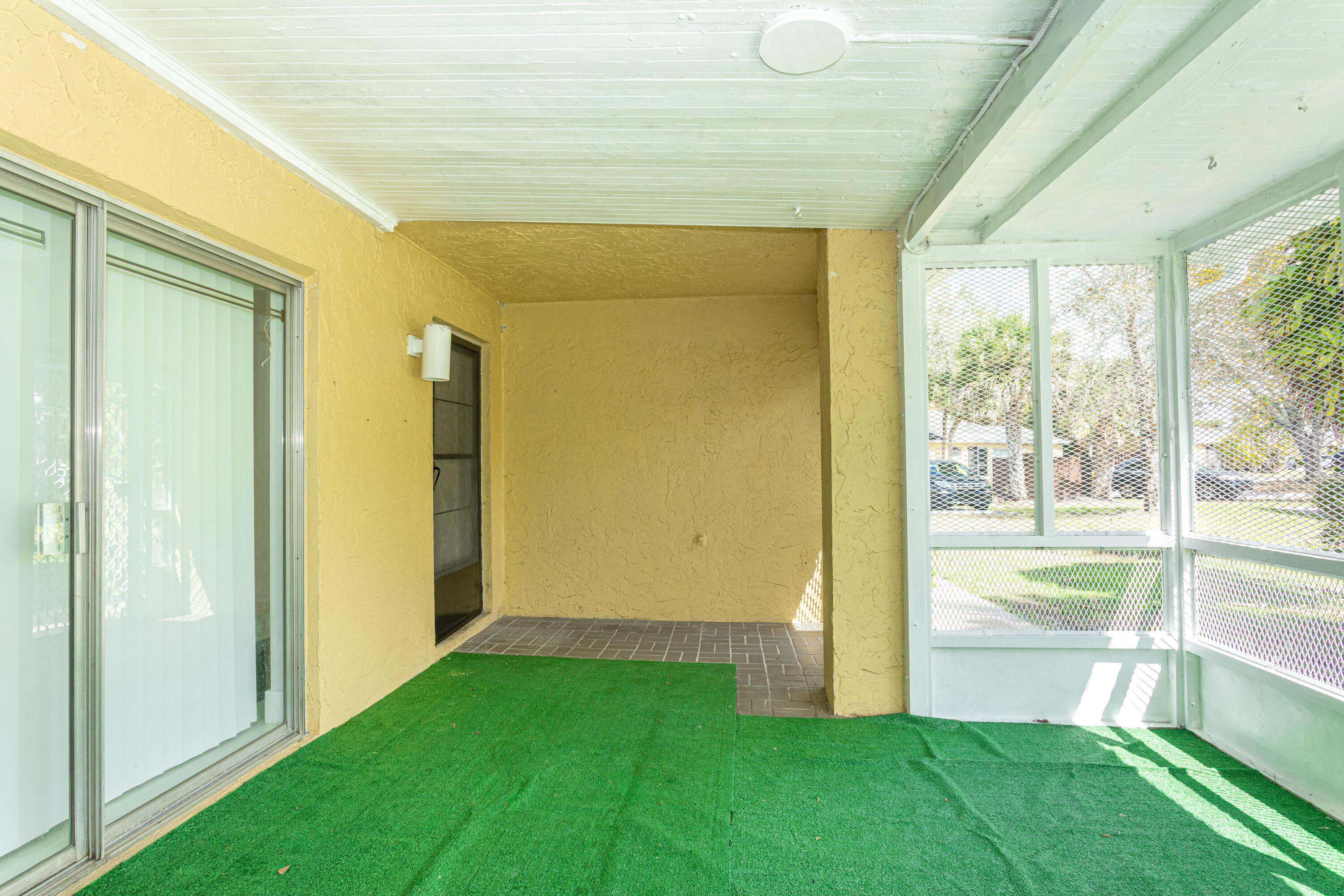 202 Sparrow Drive 1, Royal Palm Beach, FL 33411, Royal Palm Beach - Photo 5