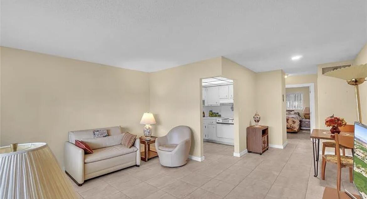 5200 NE 24th Terrace 107-c, Fort Lauderdale, FL 33308, Fort Lauderdale - Photo 2