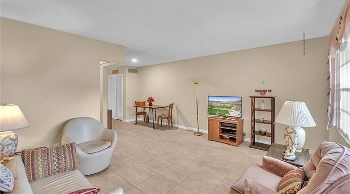 5200 NE 24th Terrace 107-c, Fort Lauderdale, FL 33308, Fort Lauderdale - Photo 3