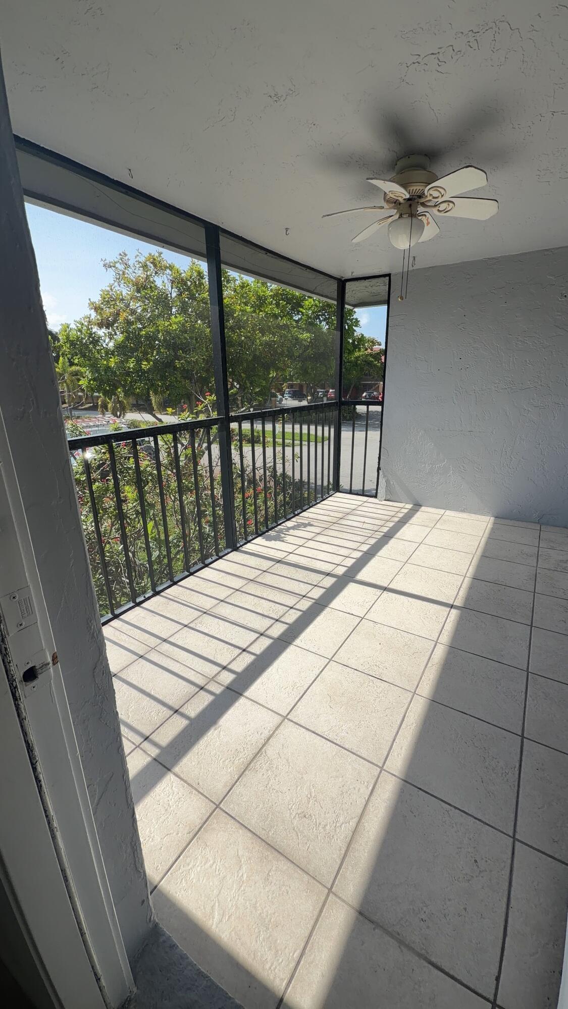 905 Southridge Road 204a, Delray Beach, FL 33444, Delray Beach - Photo 3