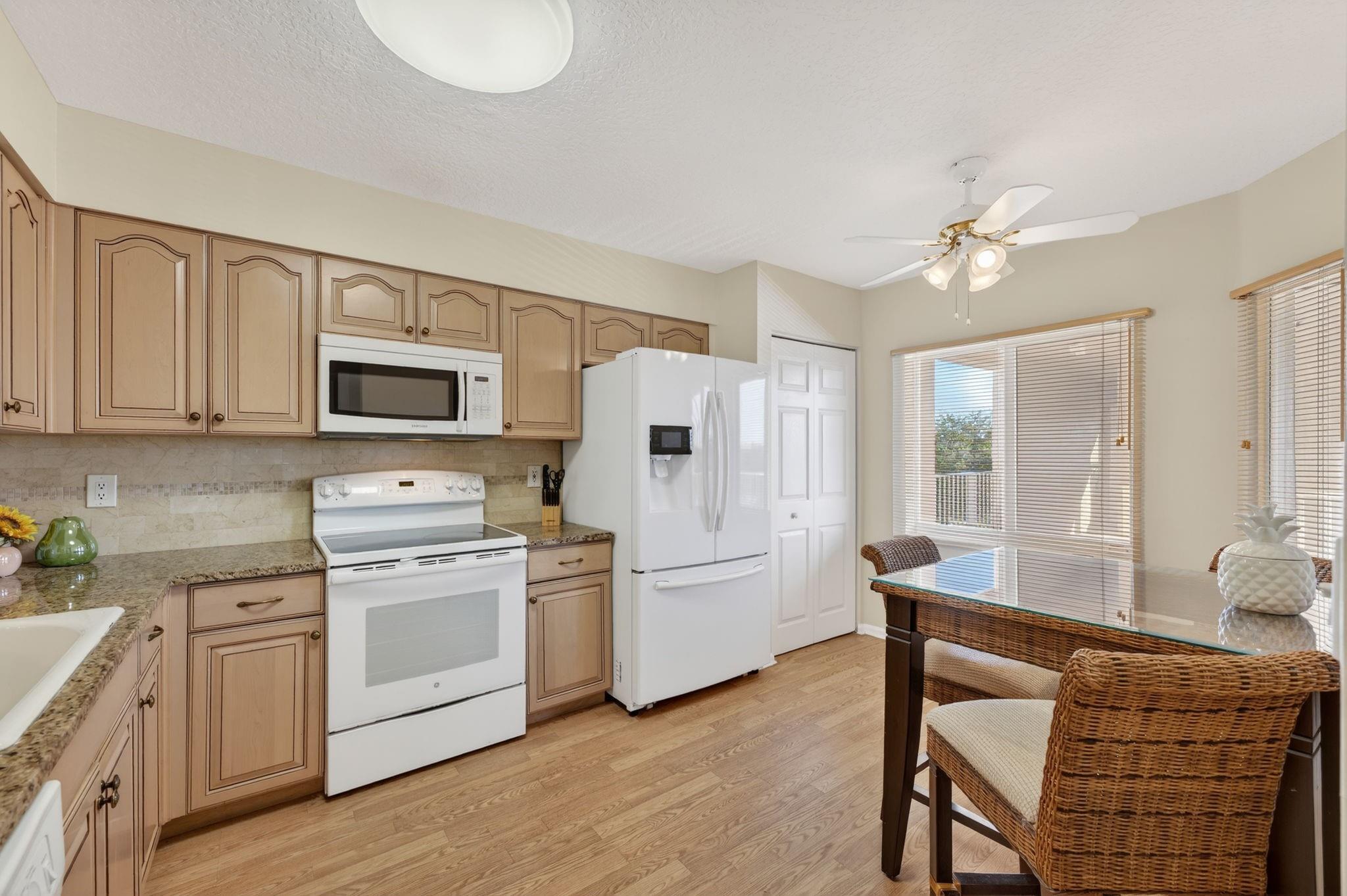 5906 CRYSTAL SHORES Drive 404, Boynton Beach, FL 33437, Boynton Beach - Photo 5