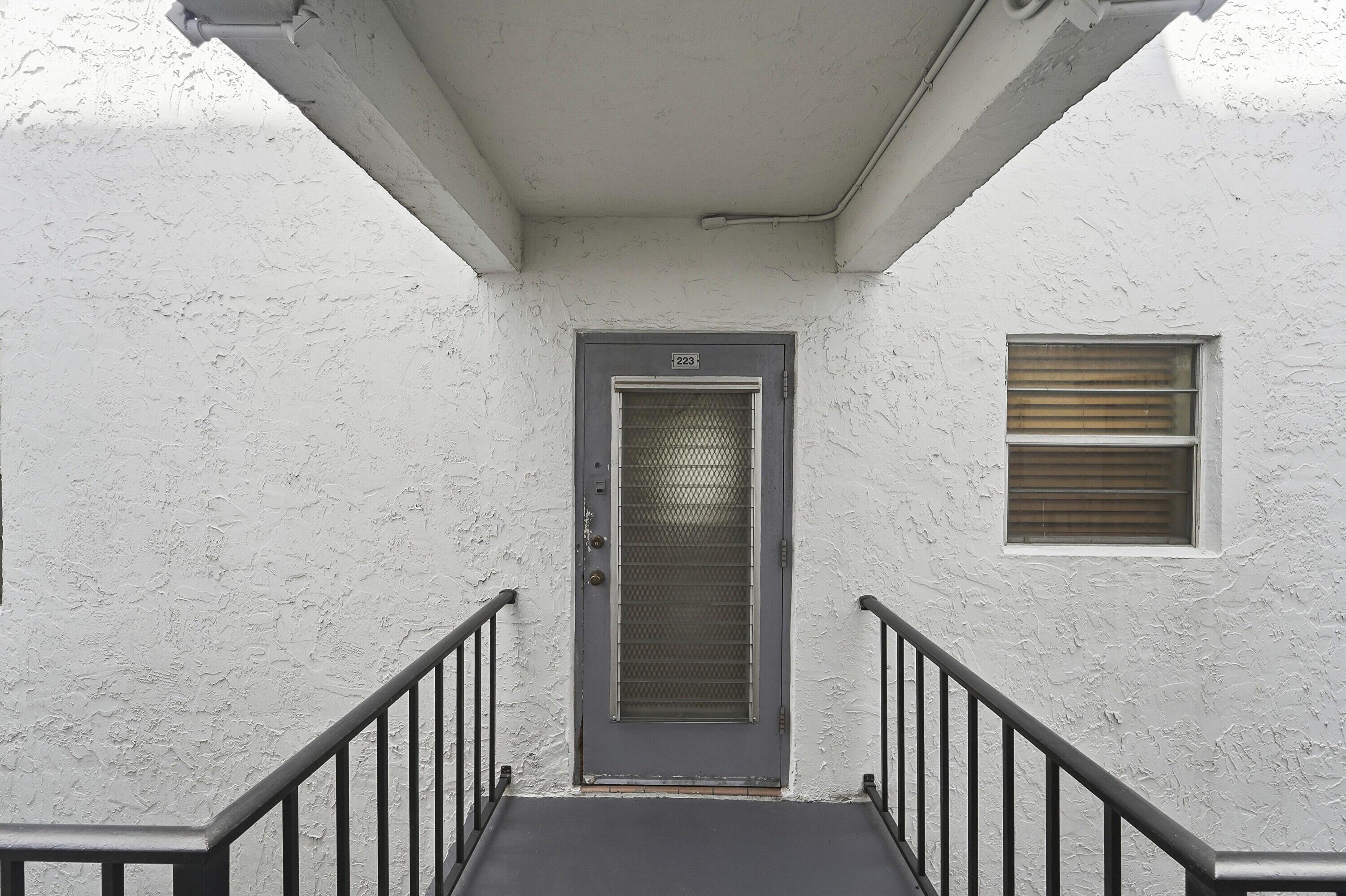 3000 E SUNRISE LAKES Drive E 223, Sunrise, FL 33322, Sunrise - Photo 4