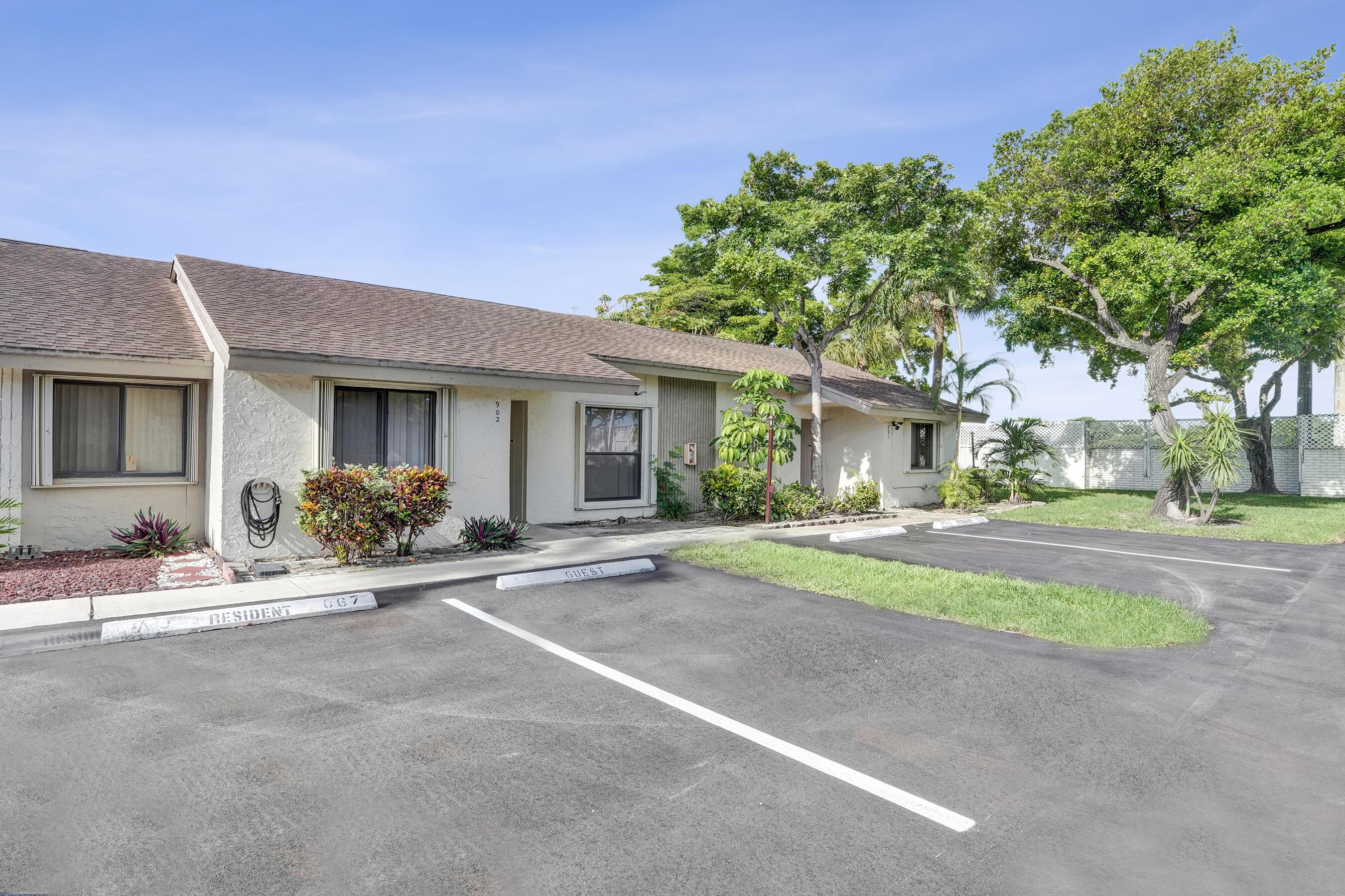 3066 S Oakland Forest Drive 902, Oakland Park, FL 33309, Oakland Park