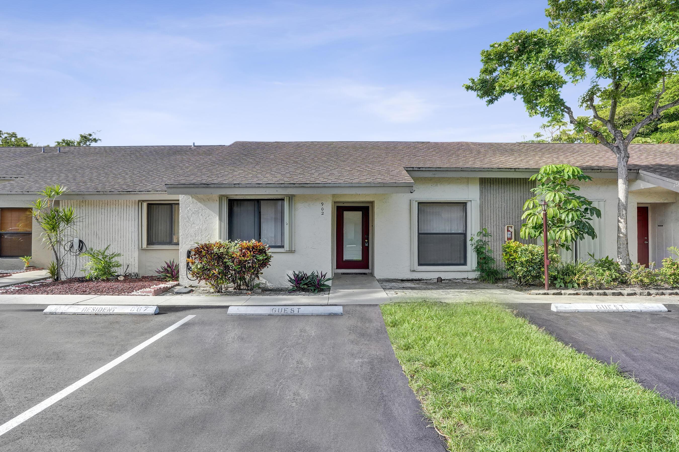 3066 S Oakland Forest Drive 902, Oakland Park, FL 33309, Oakland Park - Photo 2