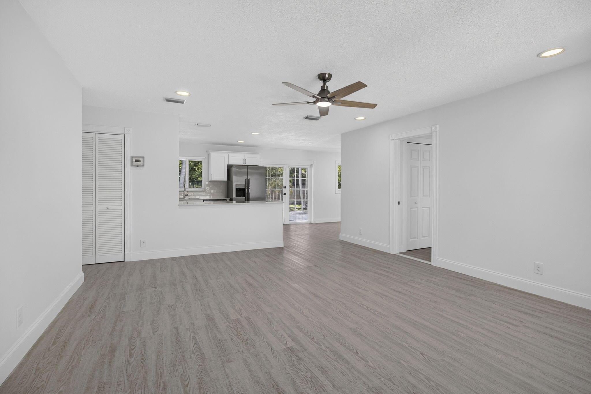 514 Riverside Drive, Palm Beach Gardens, FL 33410, Palm Beach Gardens - Photo 5