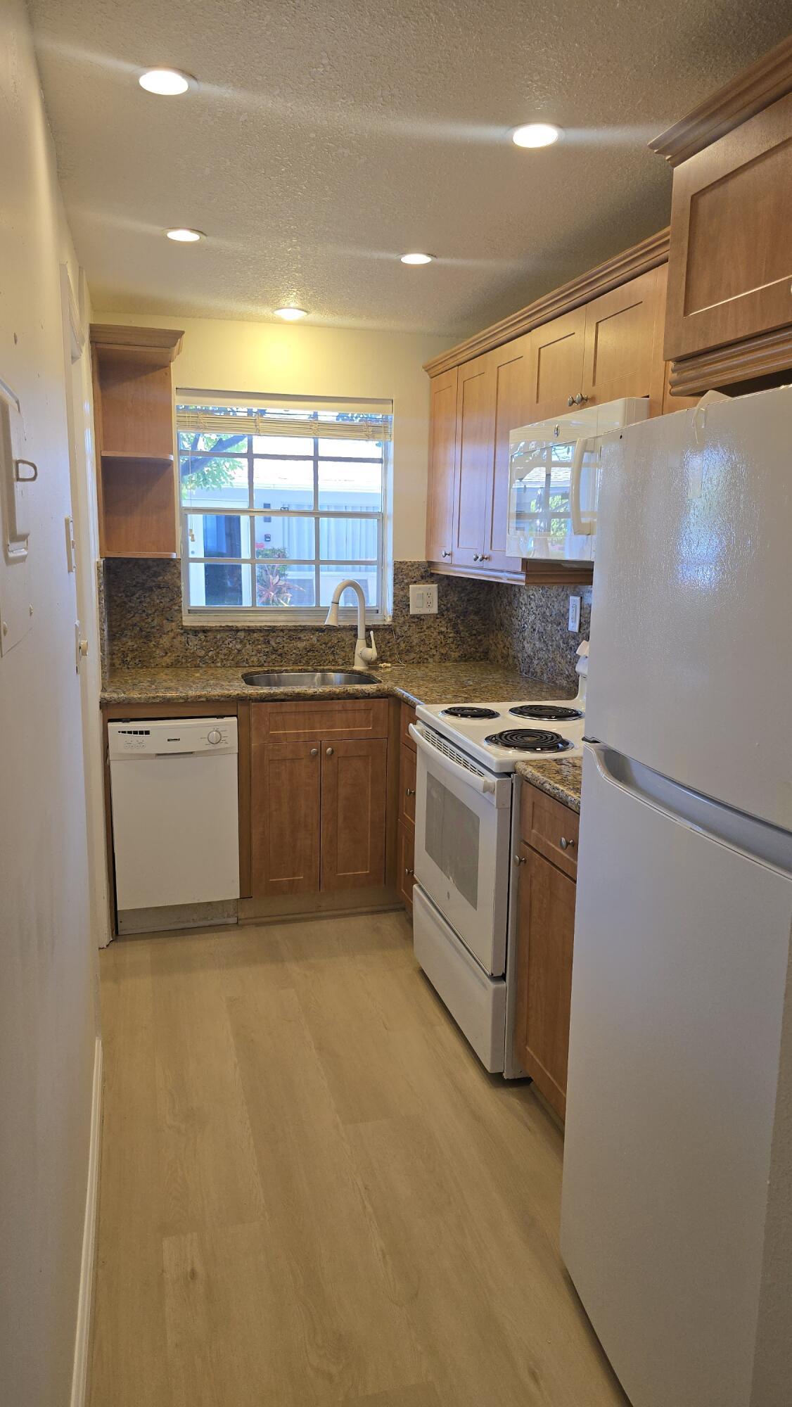 1965 SE 5TH Court 104, Pompano Beach, FL 33060, Pompano Beach - Photo 4
