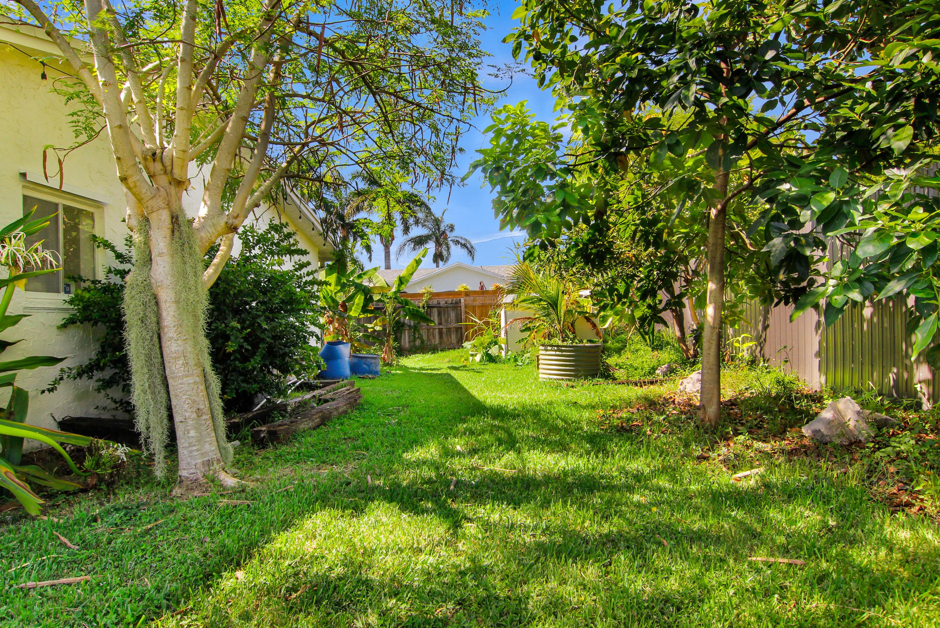 3079 Indian Trail, Lake Worth, FL 33462, Lake Worth - Photo 5