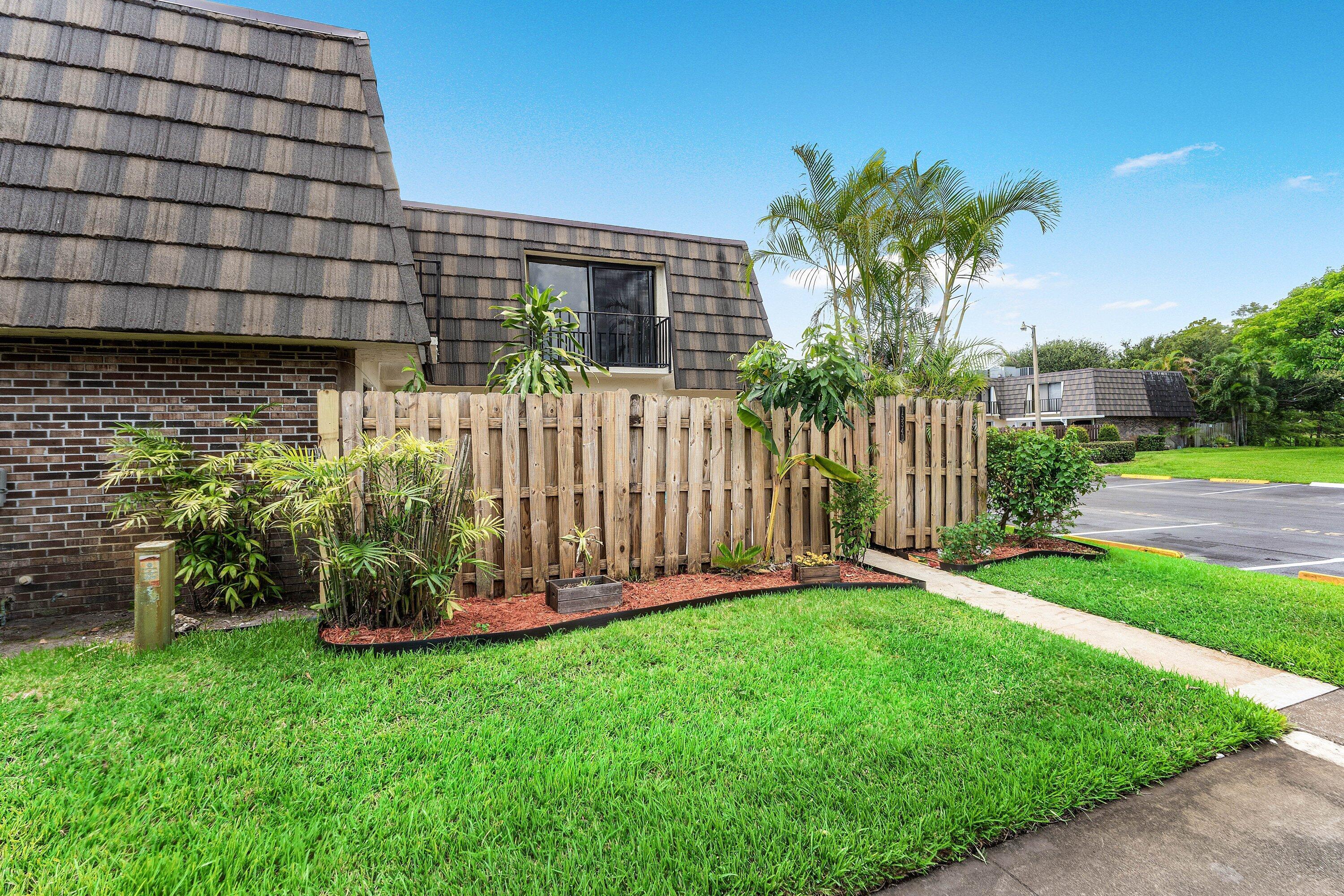 1534 FOREST LAKES Circle D, West Palm Beach, FL 33406, West Palm Beach - Photo 3