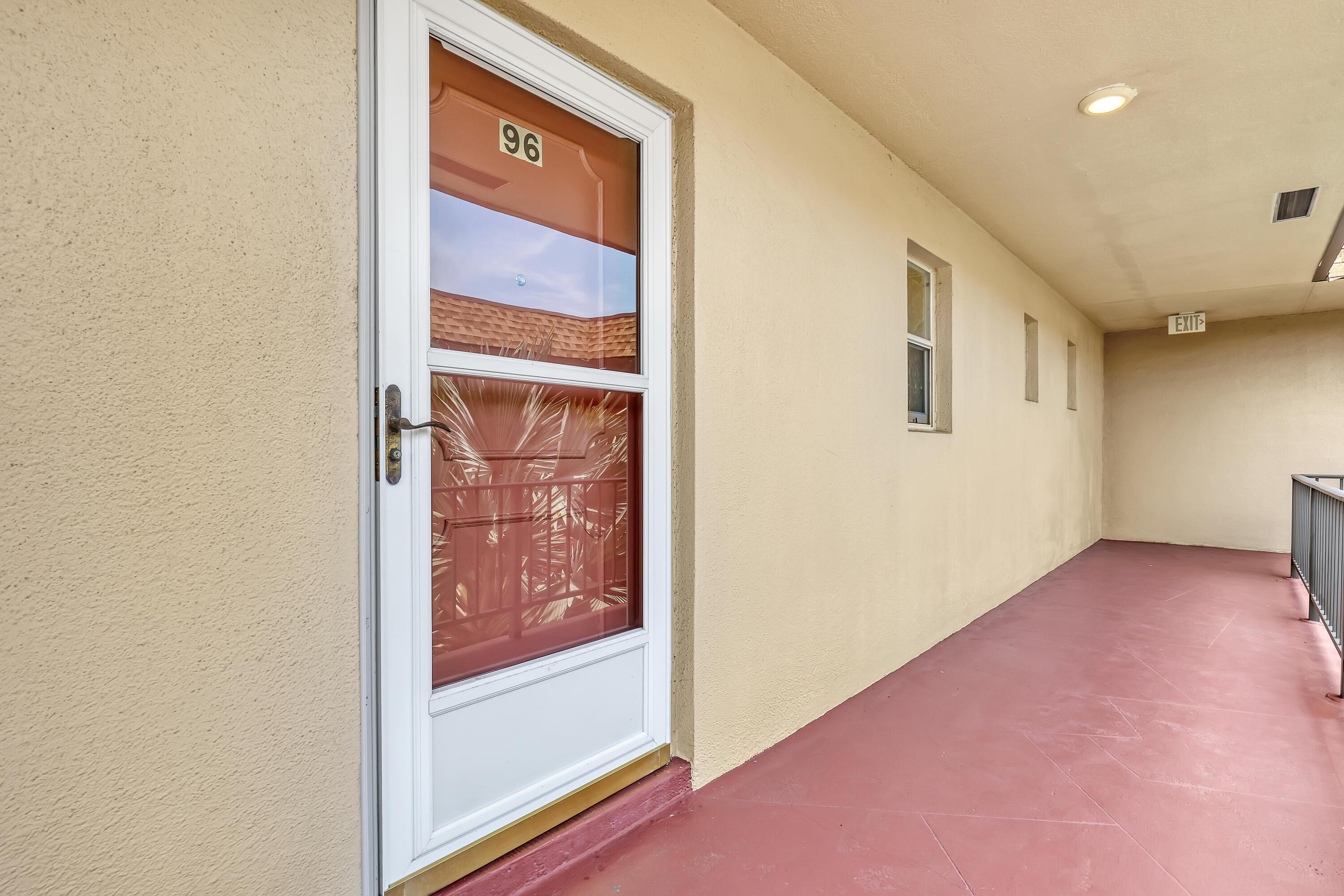 504 Davis Road 96, Palm Springs, FL 33461, Palm Springs - Photo 4