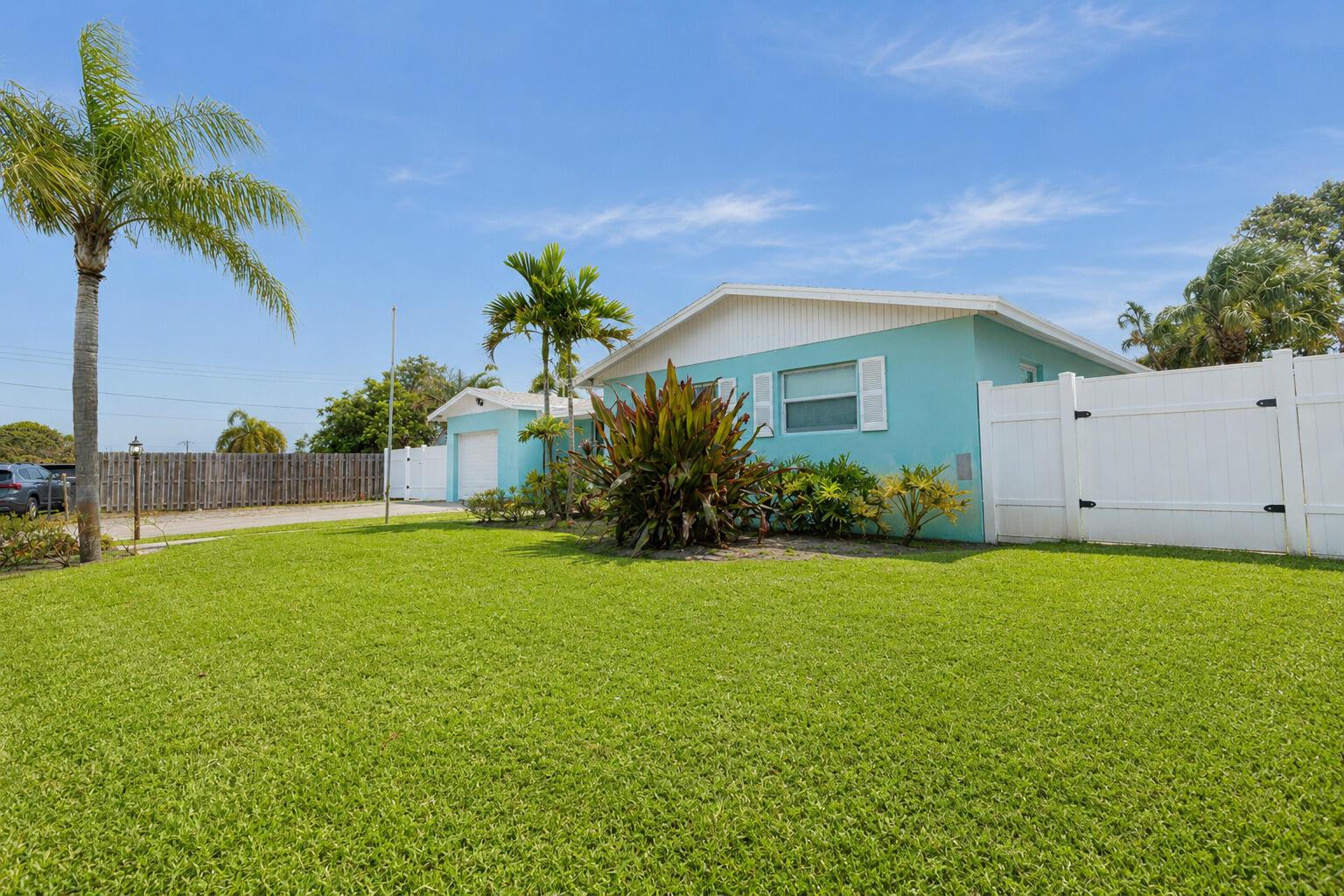 2395 Edgewater Drive, West Palm Beach, FL 33406, West Palm Beach - Photo 4