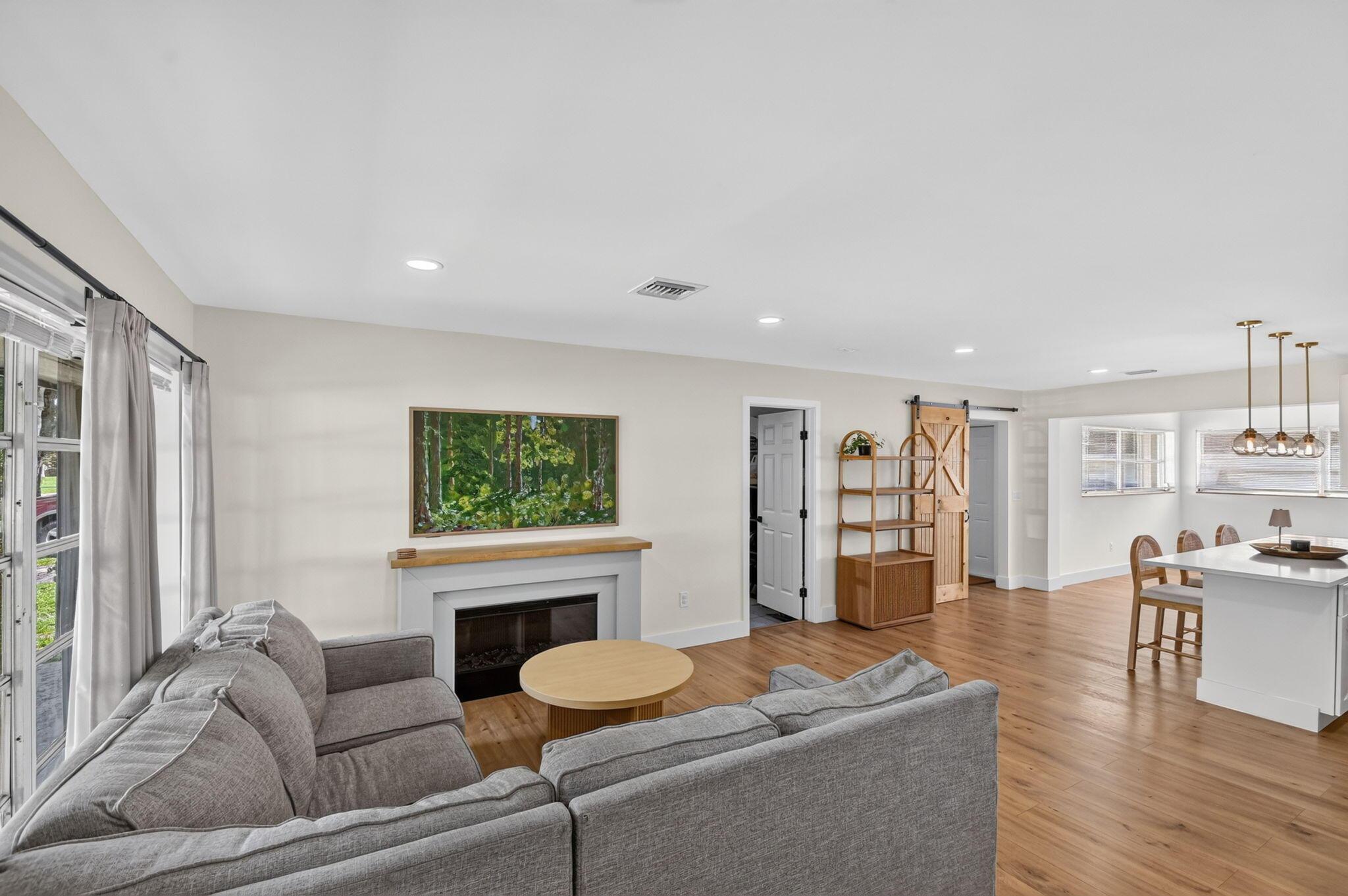 432 W Shadyside Circle, West Palm Beach, FL 33415, West Palm Beach - Photo 5