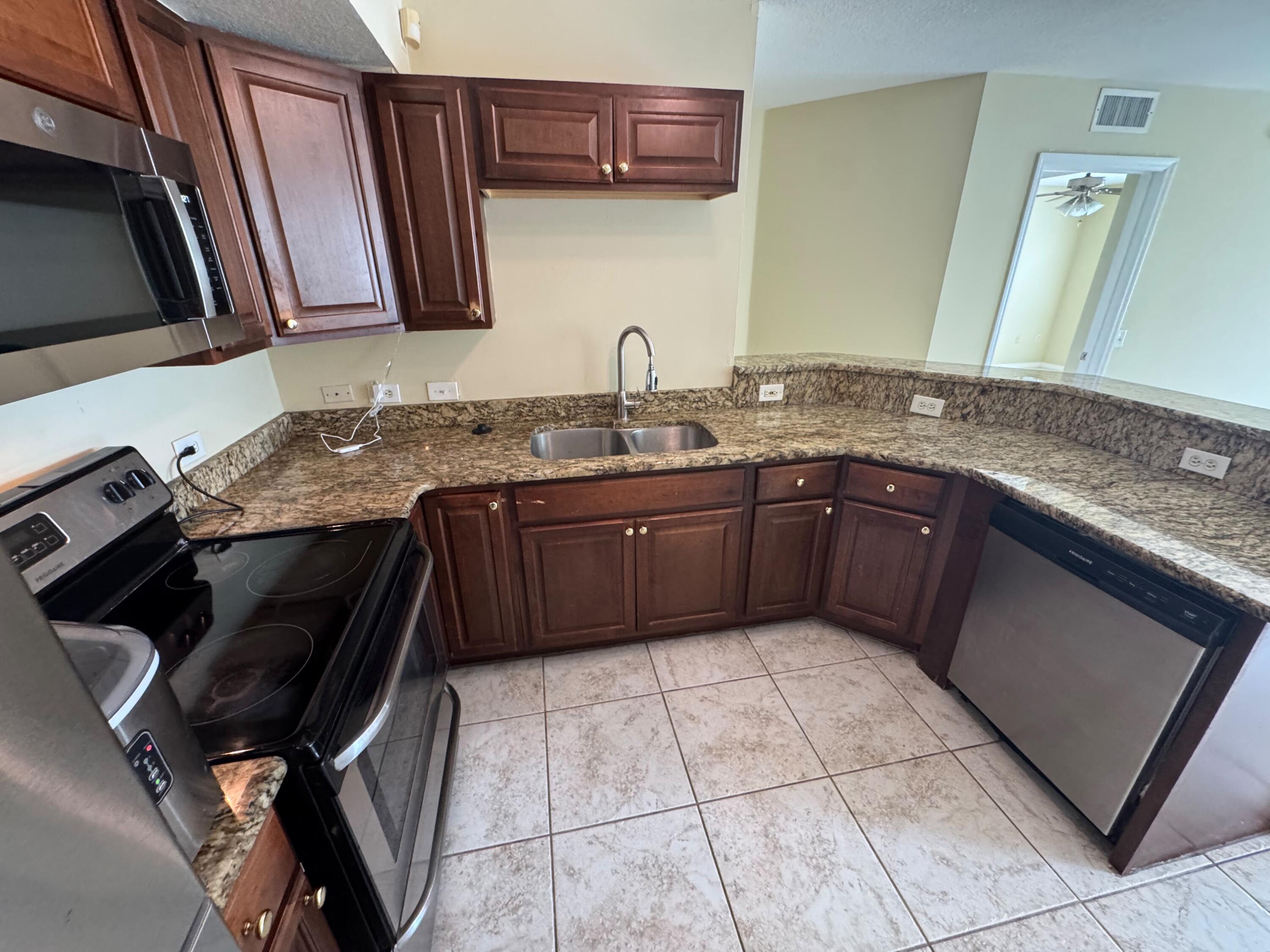 201 Villa Circle 201, Boynton Beach, FL 33435, Boynton Beach - Photo 5