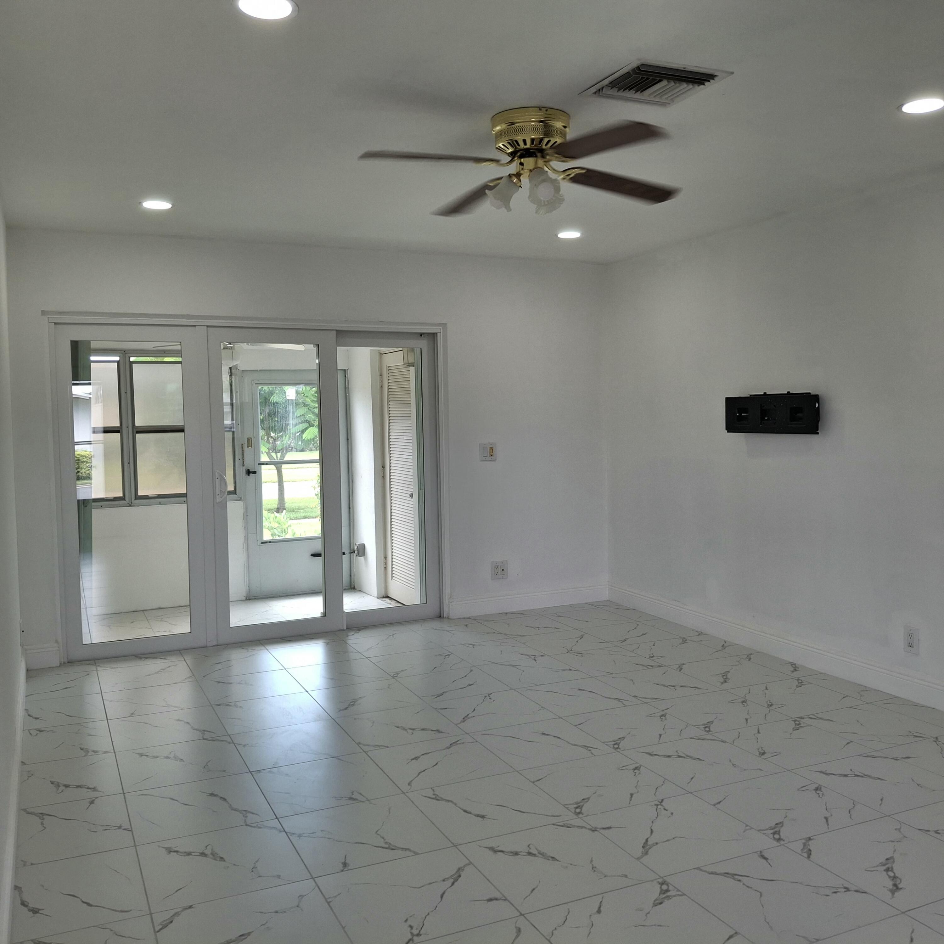 2739 Emory Drive W J, West Palm Beach, FL 33415, West Palm Beach - Photo 2