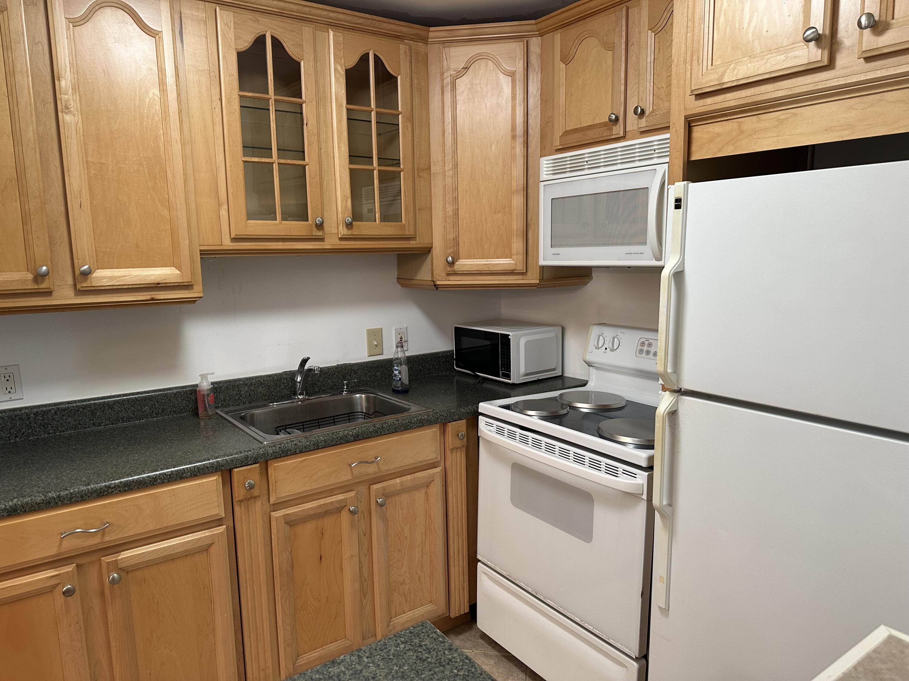 2 CANTERBURY A 2, West Palm Beach, FL 33417, West Palm Beach