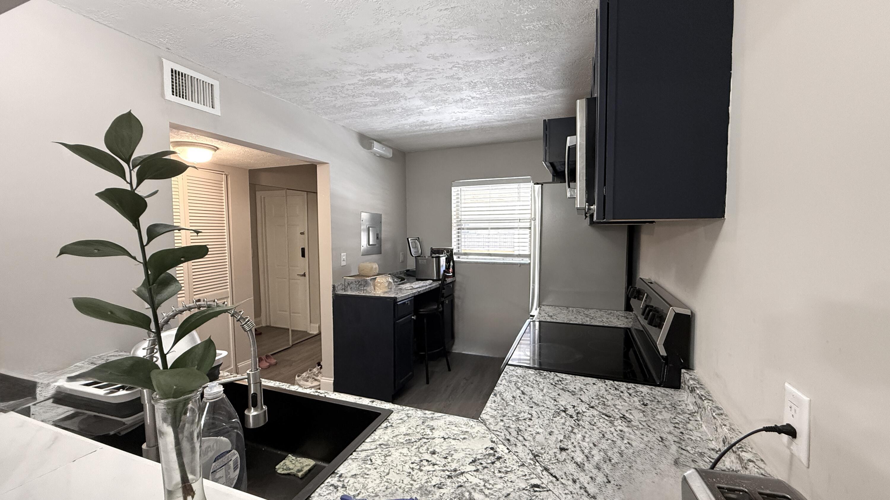 2925 SW 22nd Avenue 203, Delray Beach, FL 33445, Delray Beach - Photo 2