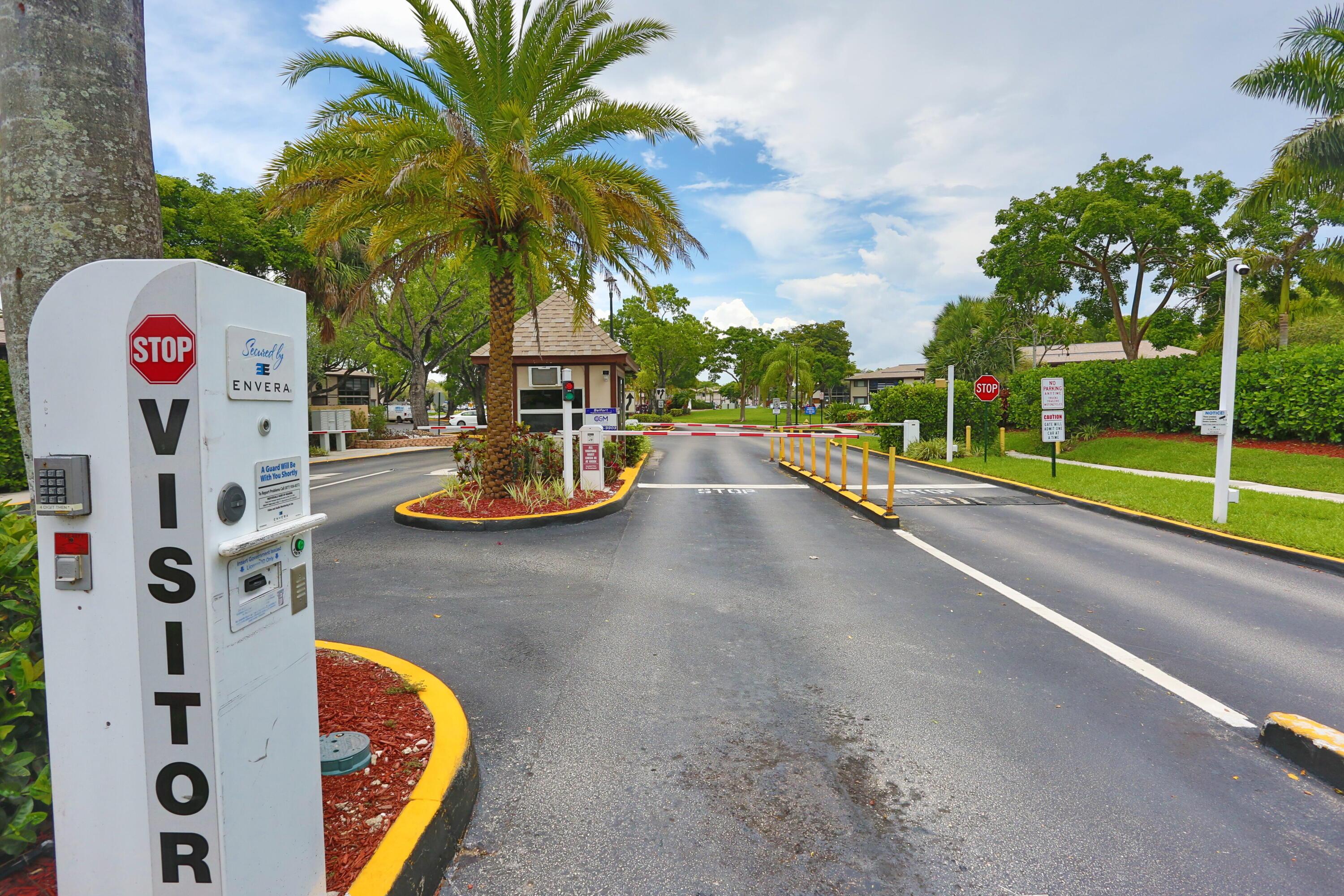9968 N Belfort Circle, Tamarac, FL 33321, Tamarac - Photo 2