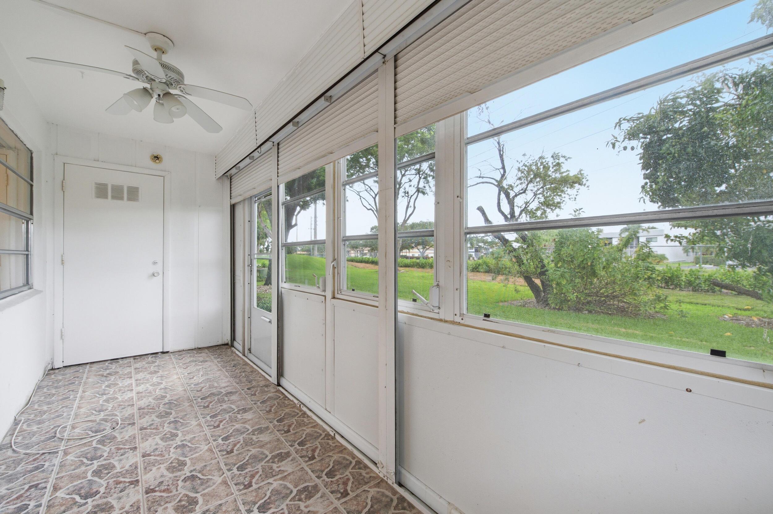 442 Normandy J, Delray Beach, FL 33484, Delray Beach - Photo 3