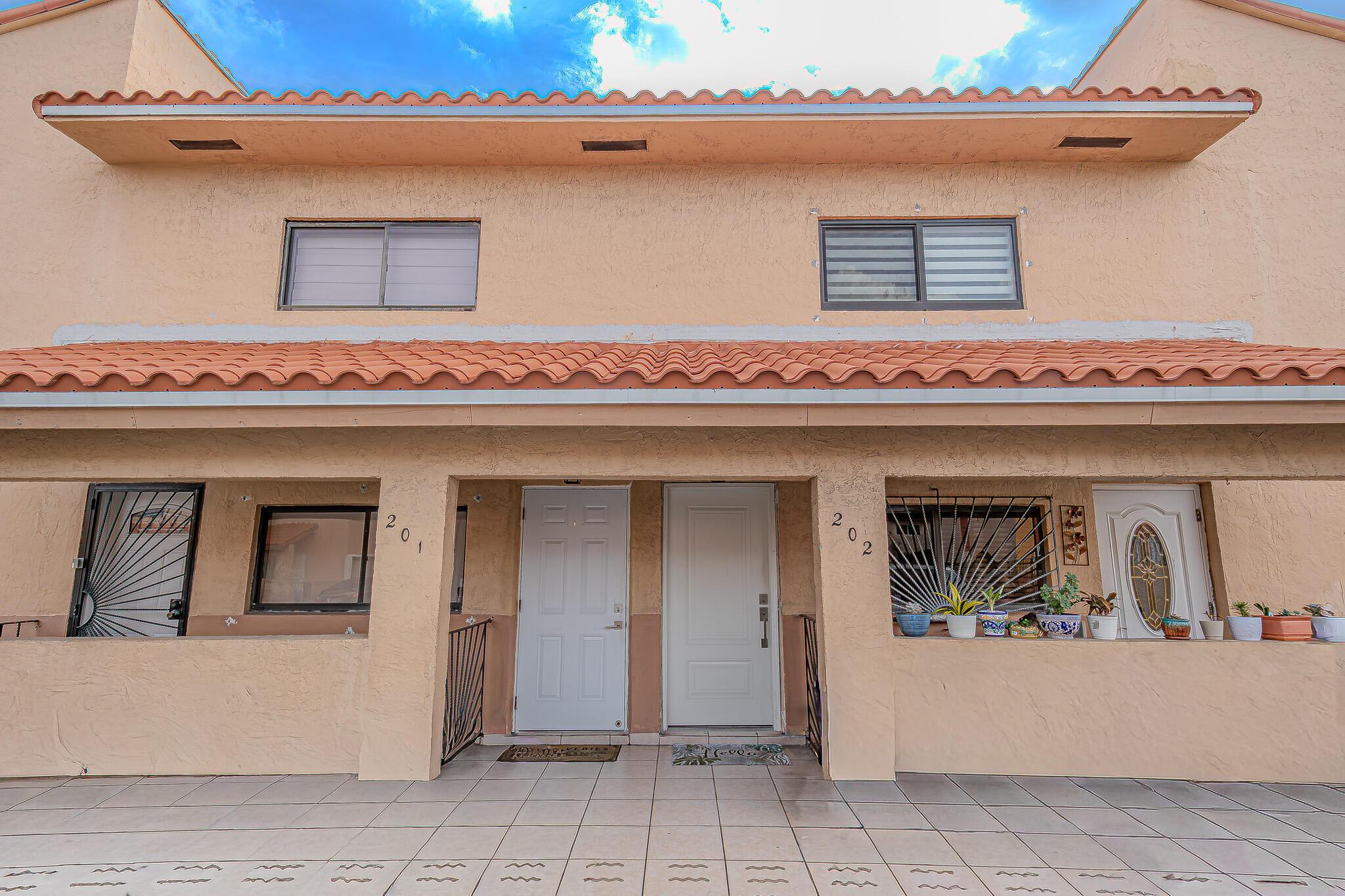 7690 W 29th Way 202, Hialeah, FL 33018, Hialeah