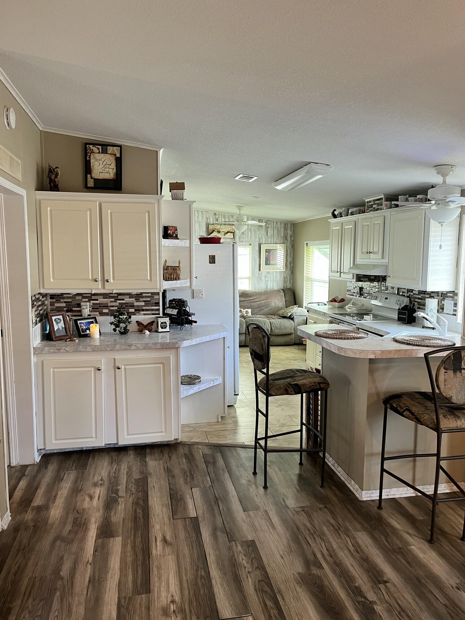 2555 PGA Boulevard #448, Palm Beach Gardens, FL 33410, Palm Beach Gardens - Photo 2