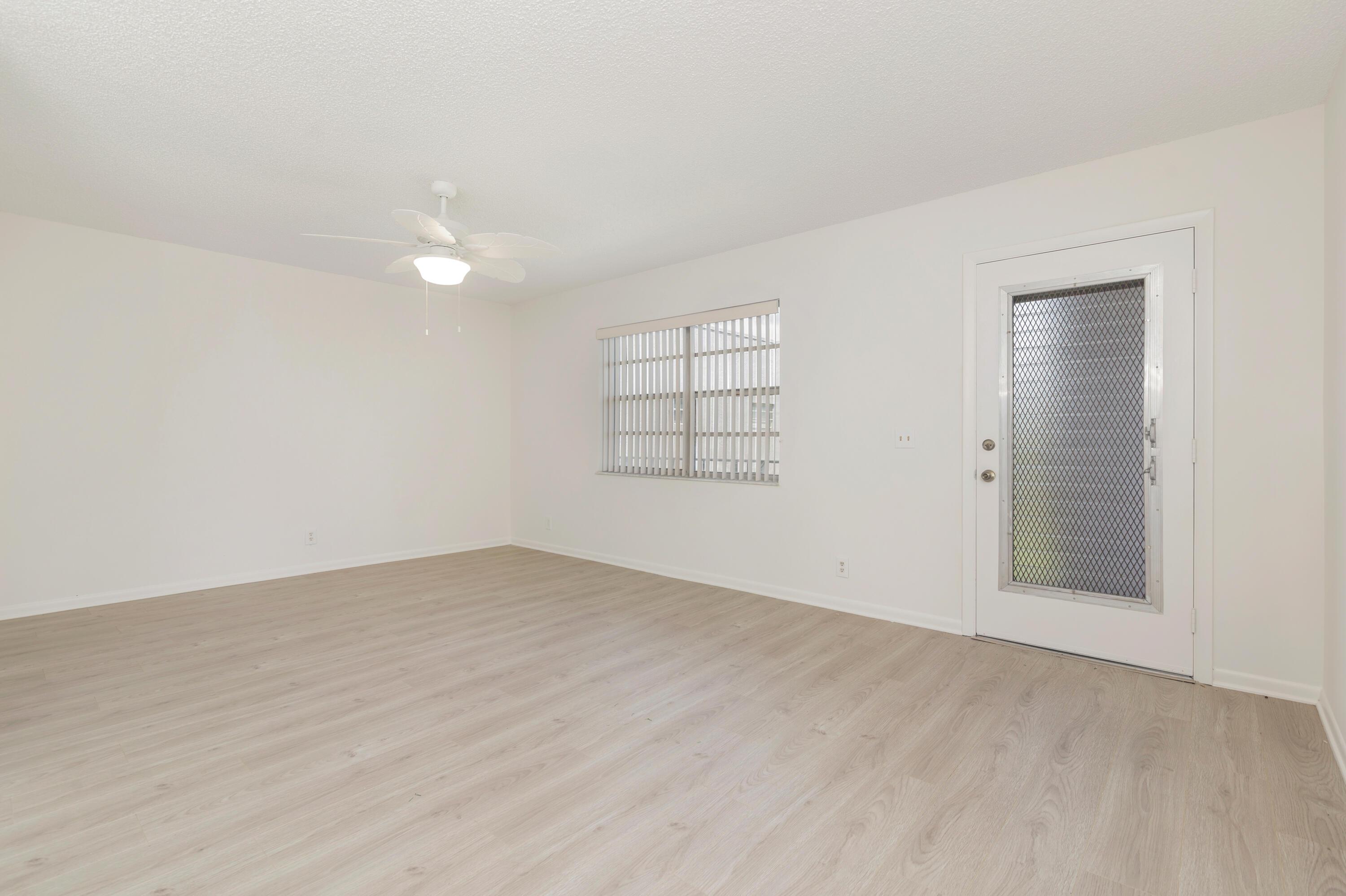136 Flanders C, Delray Beach, FL 33484, Delray Beach - Photo 4