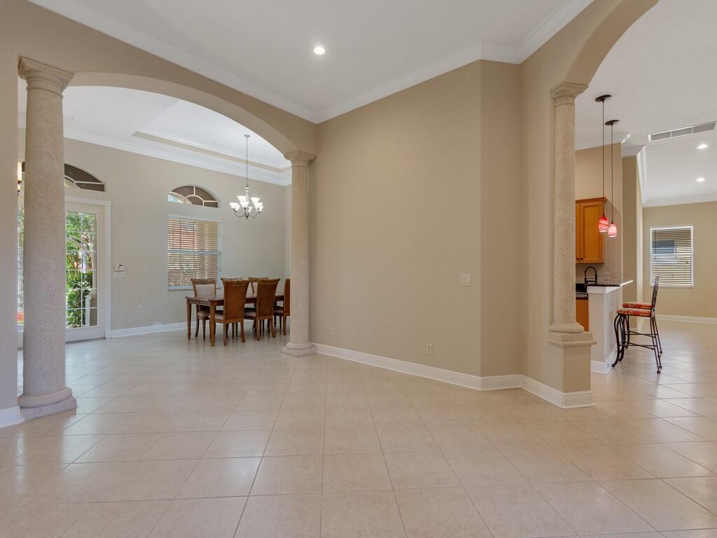 6124 57th Court, Vero Beach, FL 32967, Vero Beach - Photo 4