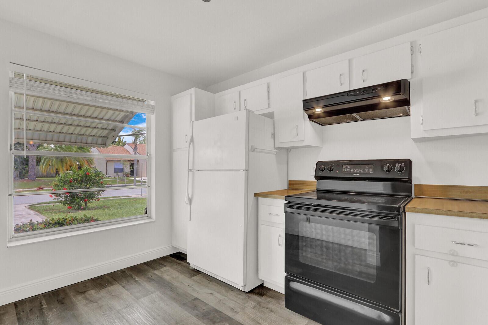 113 PINEWOOD Court, Jupiter, FL 33458, Jupiter - Photo 5