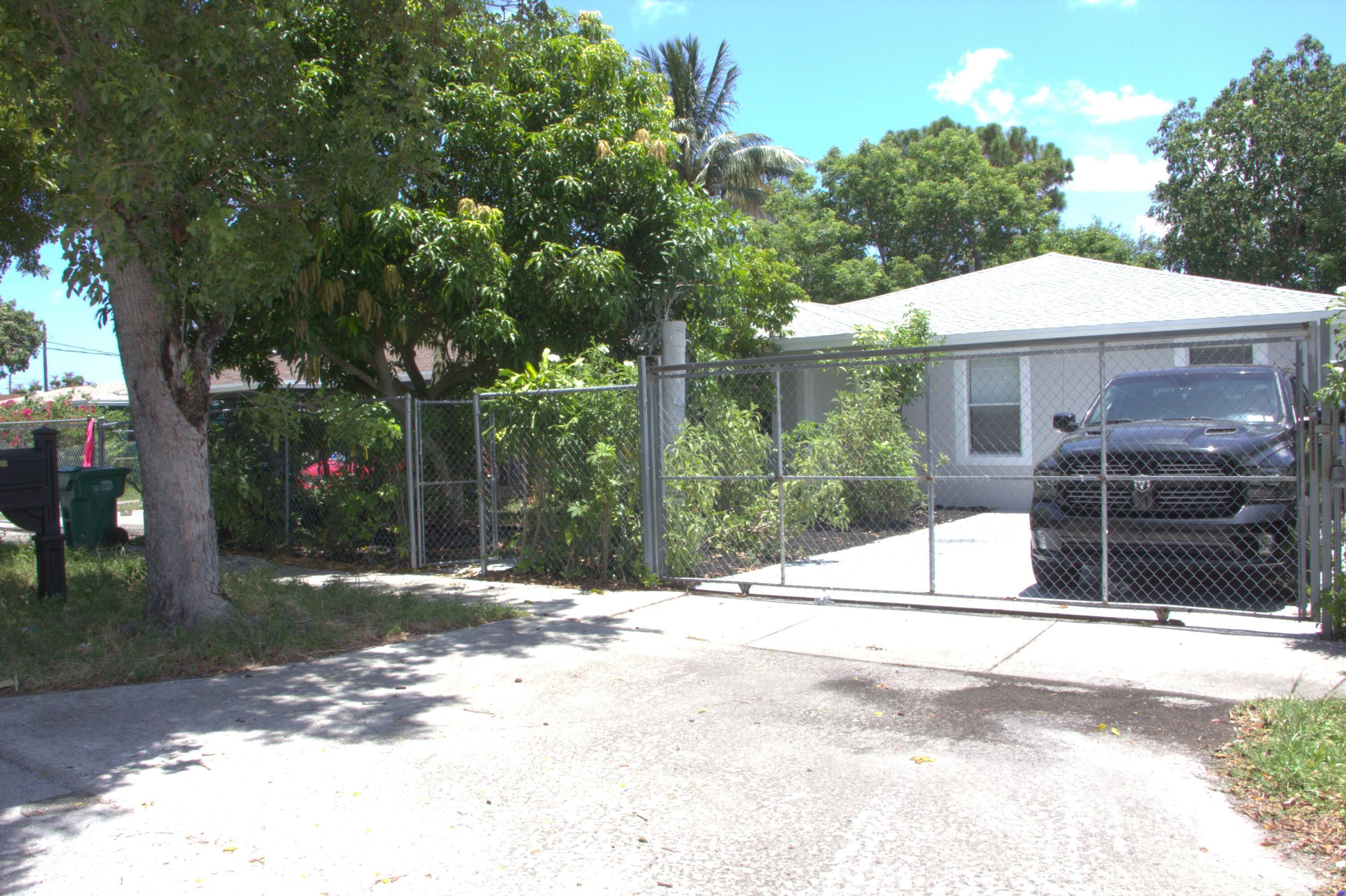 1724 NW 152ND Terrace, Miami Gardens, FL 33054, Miami Gardens - Photo 4
