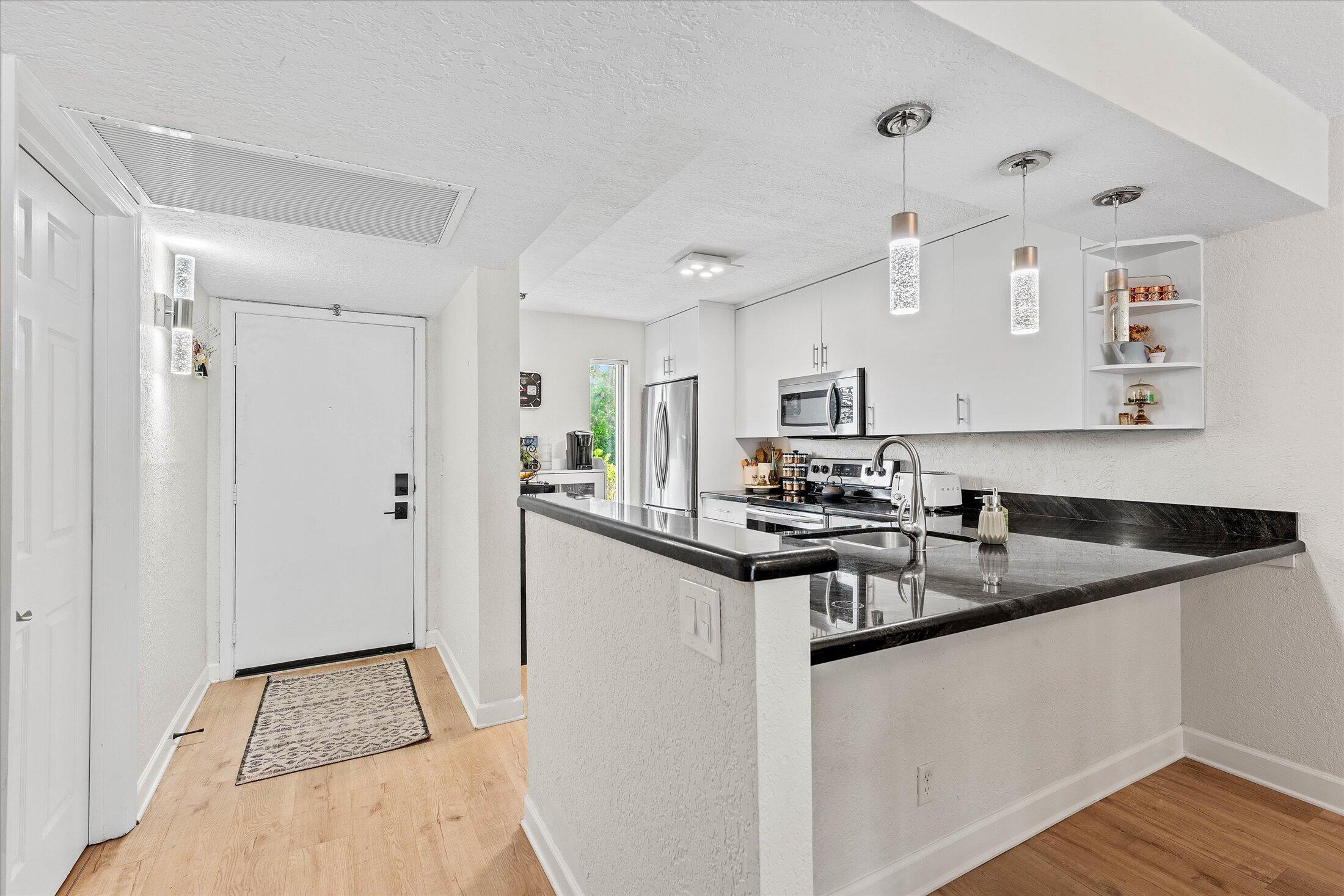 21 ROYAL PALM Way 1050, Boca Raton, FL 33432, Boca Raton - Photo 3
