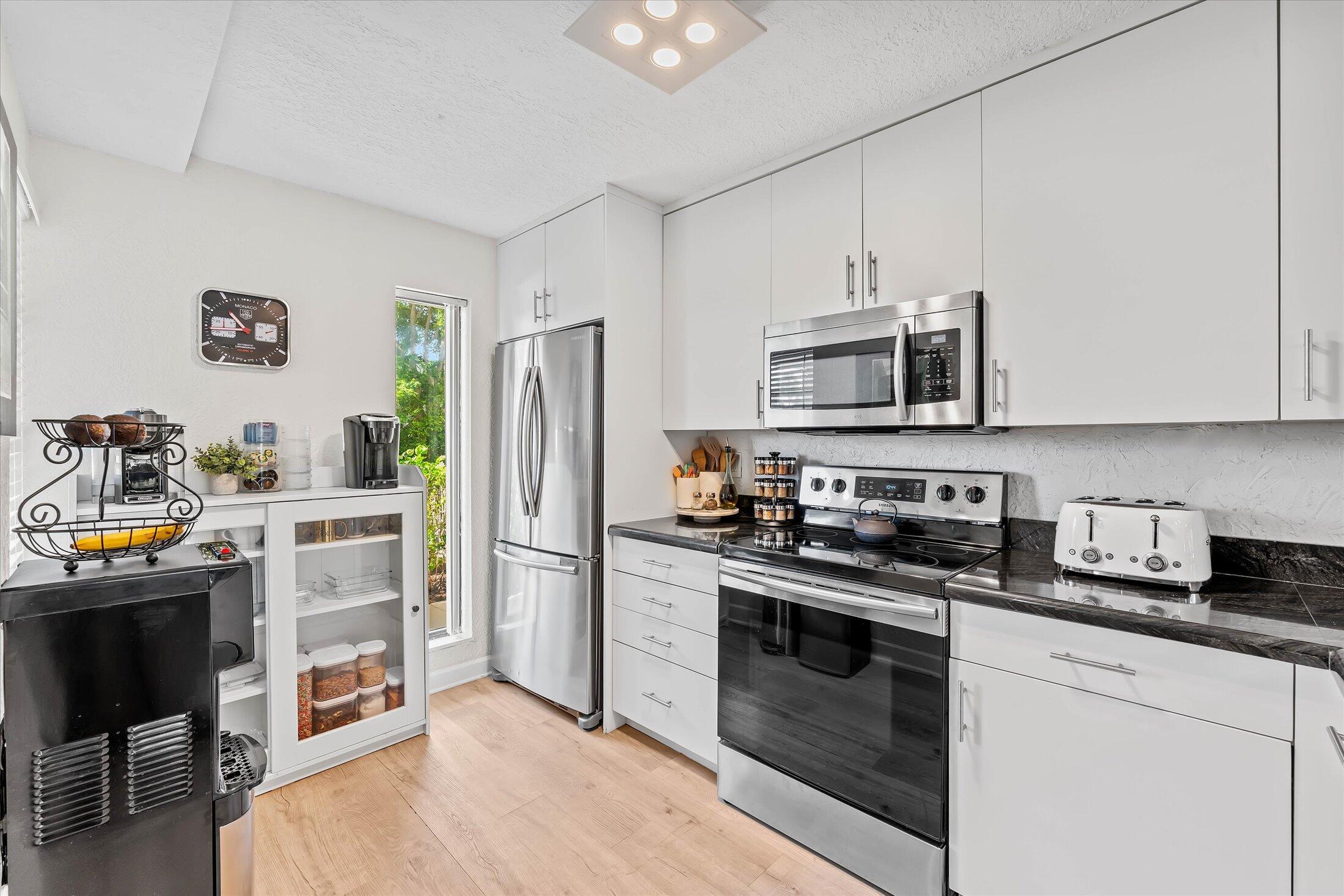 21 ROYAL PALM Way 1050, Boca Raton, FL 33432, Boca Raton - Photo 4