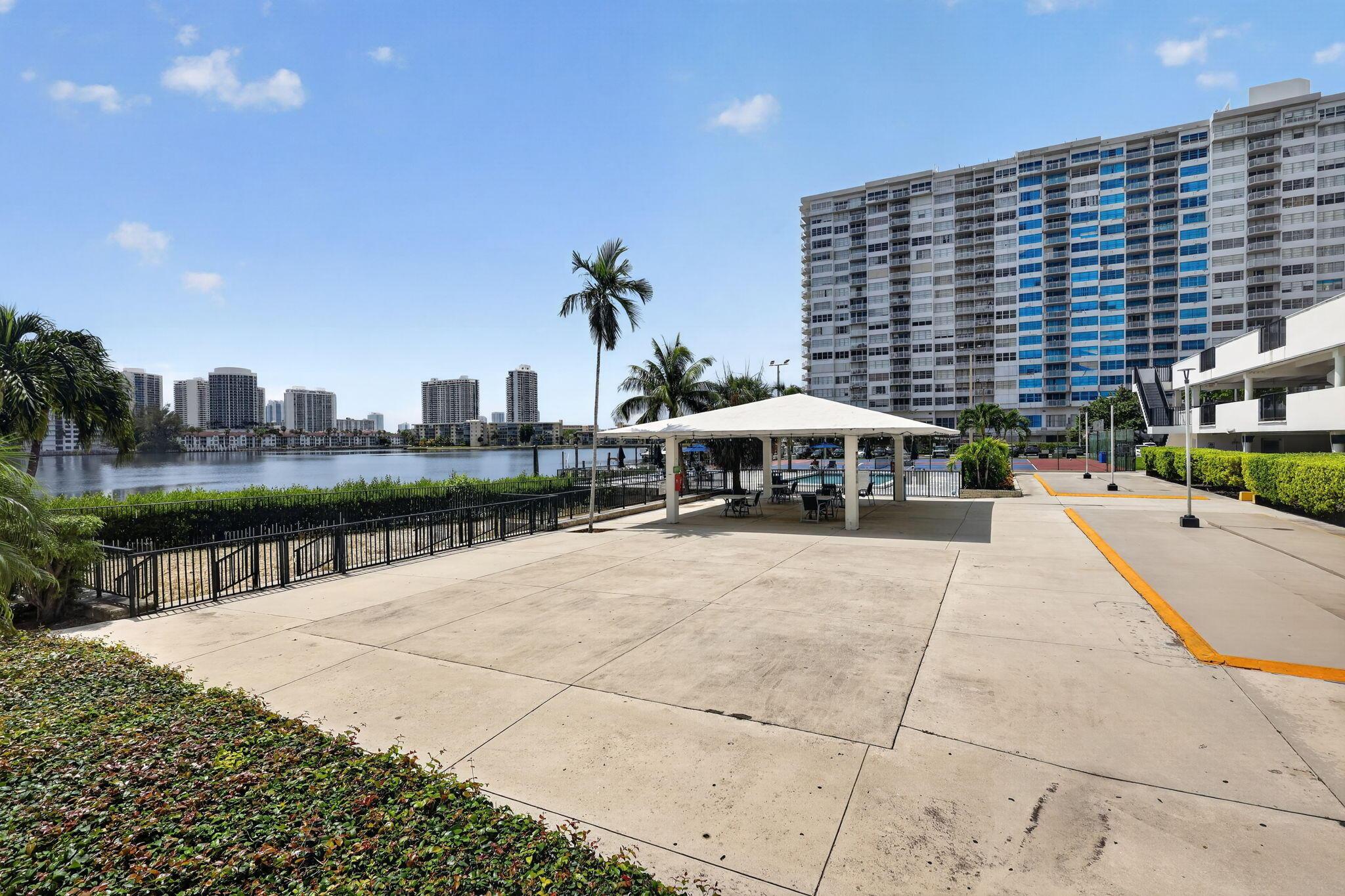 2780 NE 183RD Street 112, Aventura, FL 33160, Aventura - Photo 2