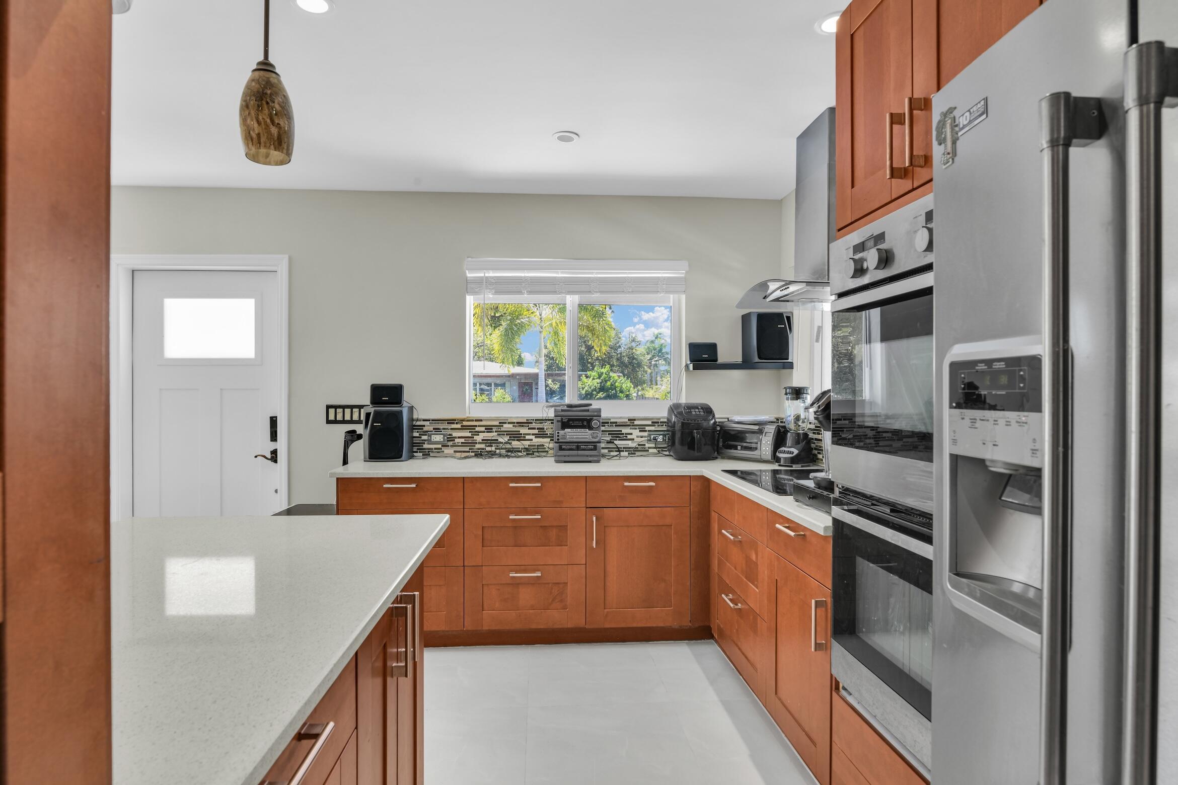 1218 SW 2ND Avenue, Pompano Beach, FL 33060, Pompano Beach - Photo 3