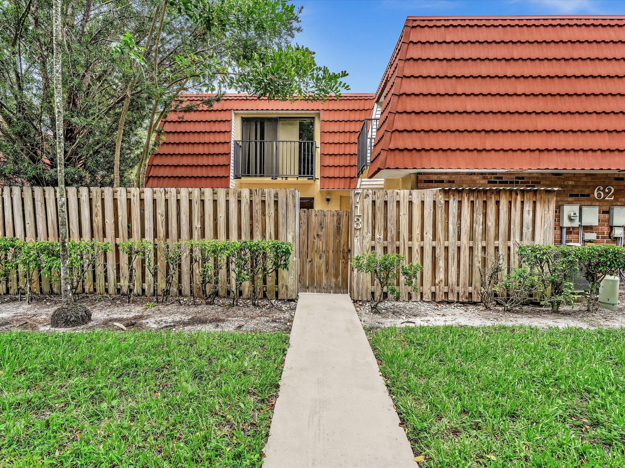 713 NW 99th Circle, Plantation, FL 33324, Plantation - Photo 4