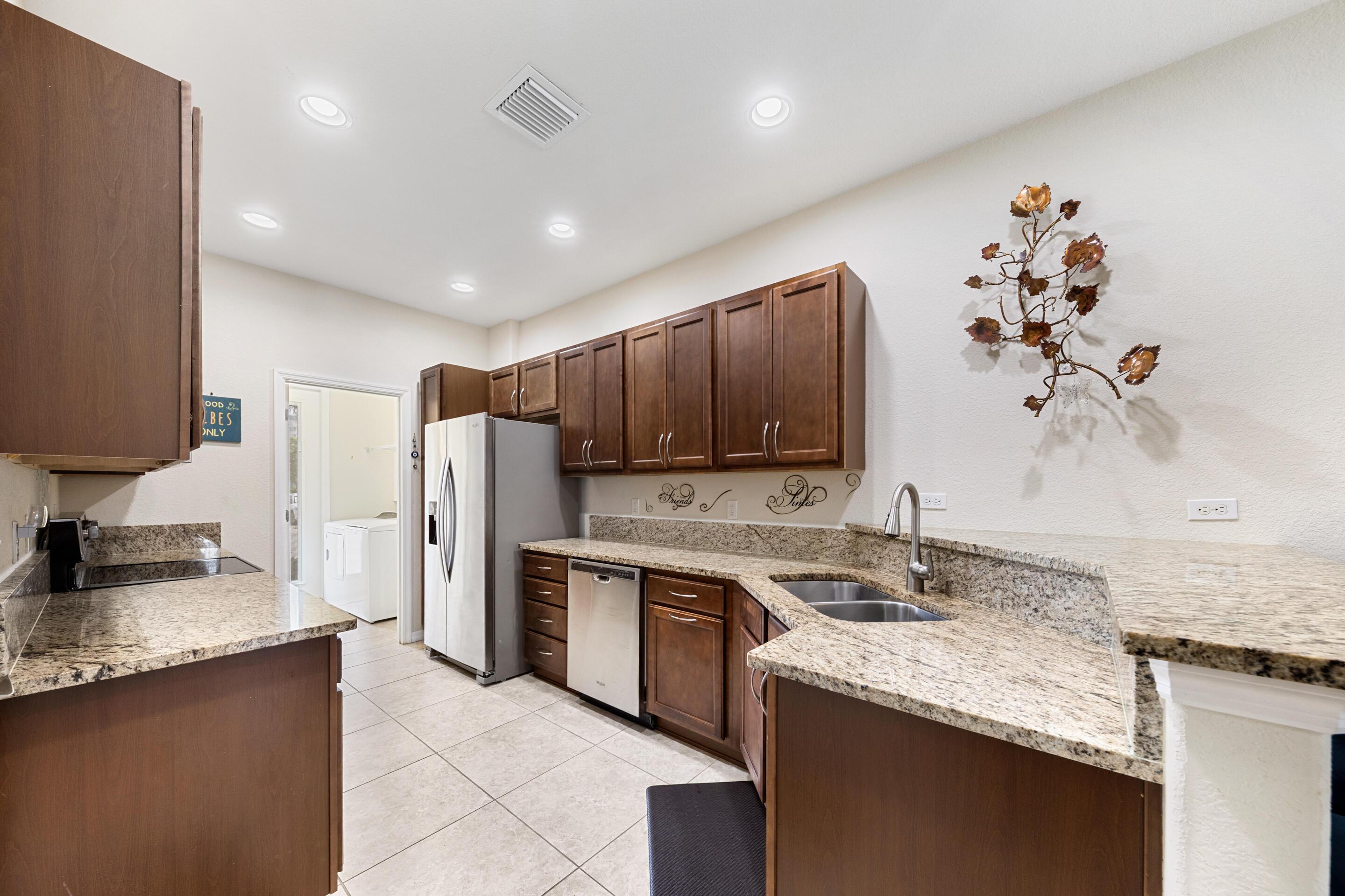 3964 Poinciana Lane, Hollywood, FL 33021, Hollywood - Photo 4