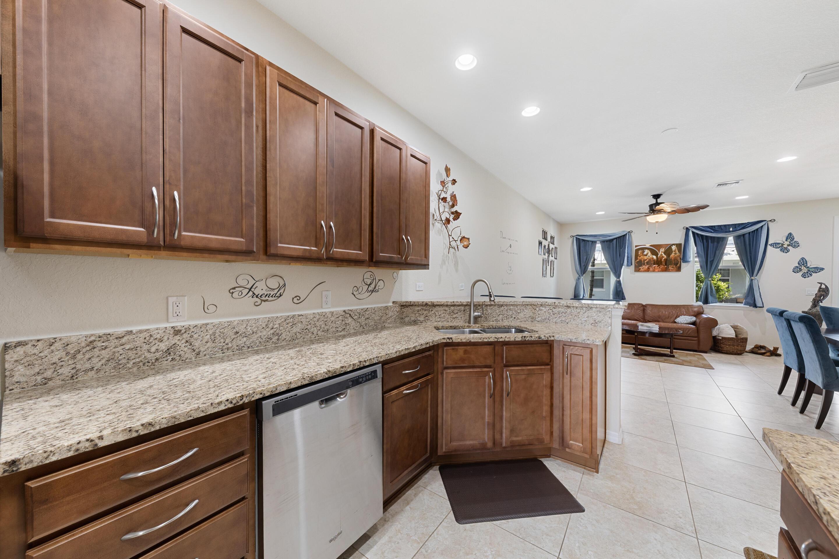 3964 Poinciana Lane, Hollywood, FL 33021, Hollywood - Photo 5