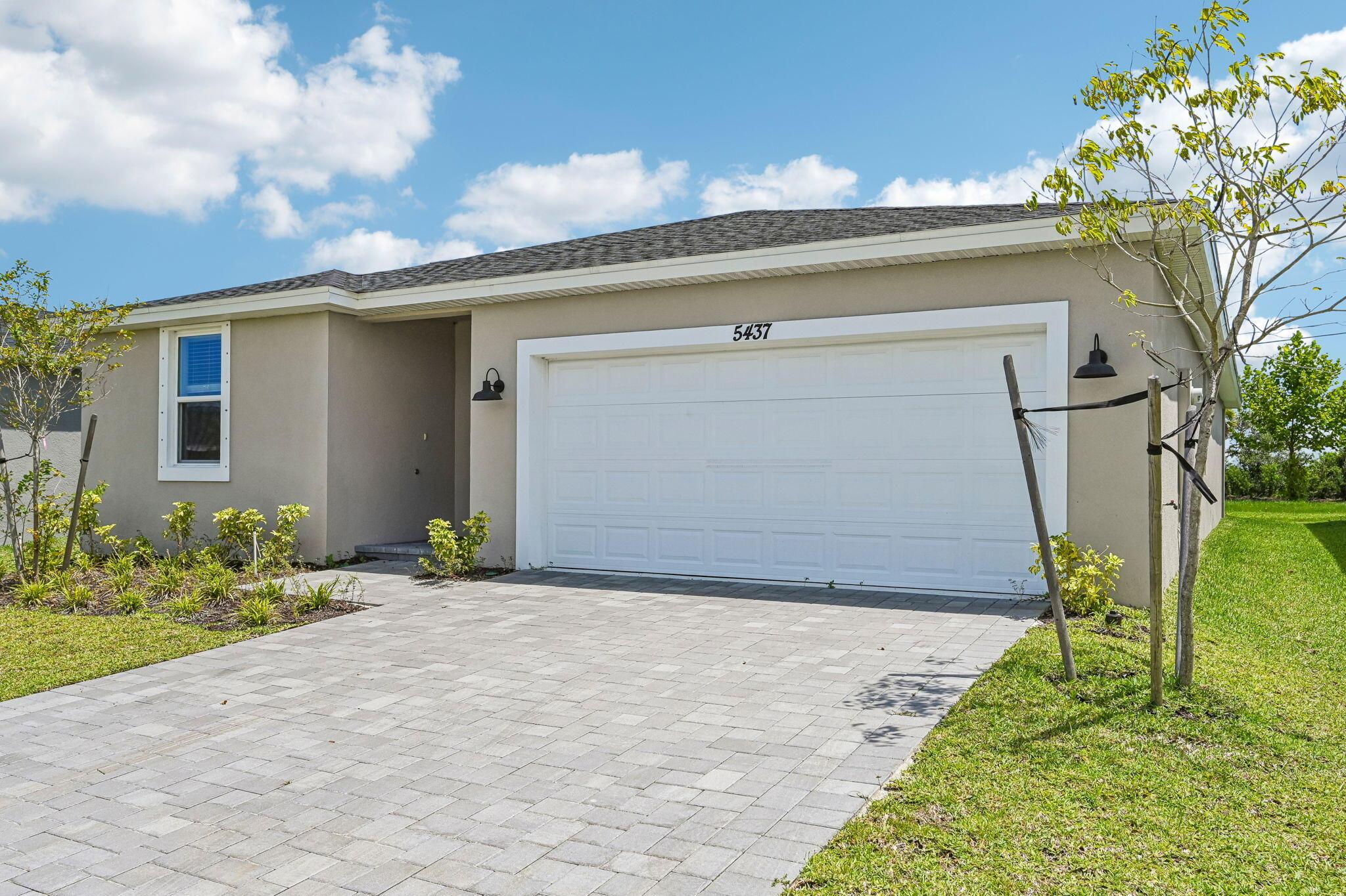 5437 Hampton Park Circle, Vero Beach, FL 32966, Vero Beach - Photo 2