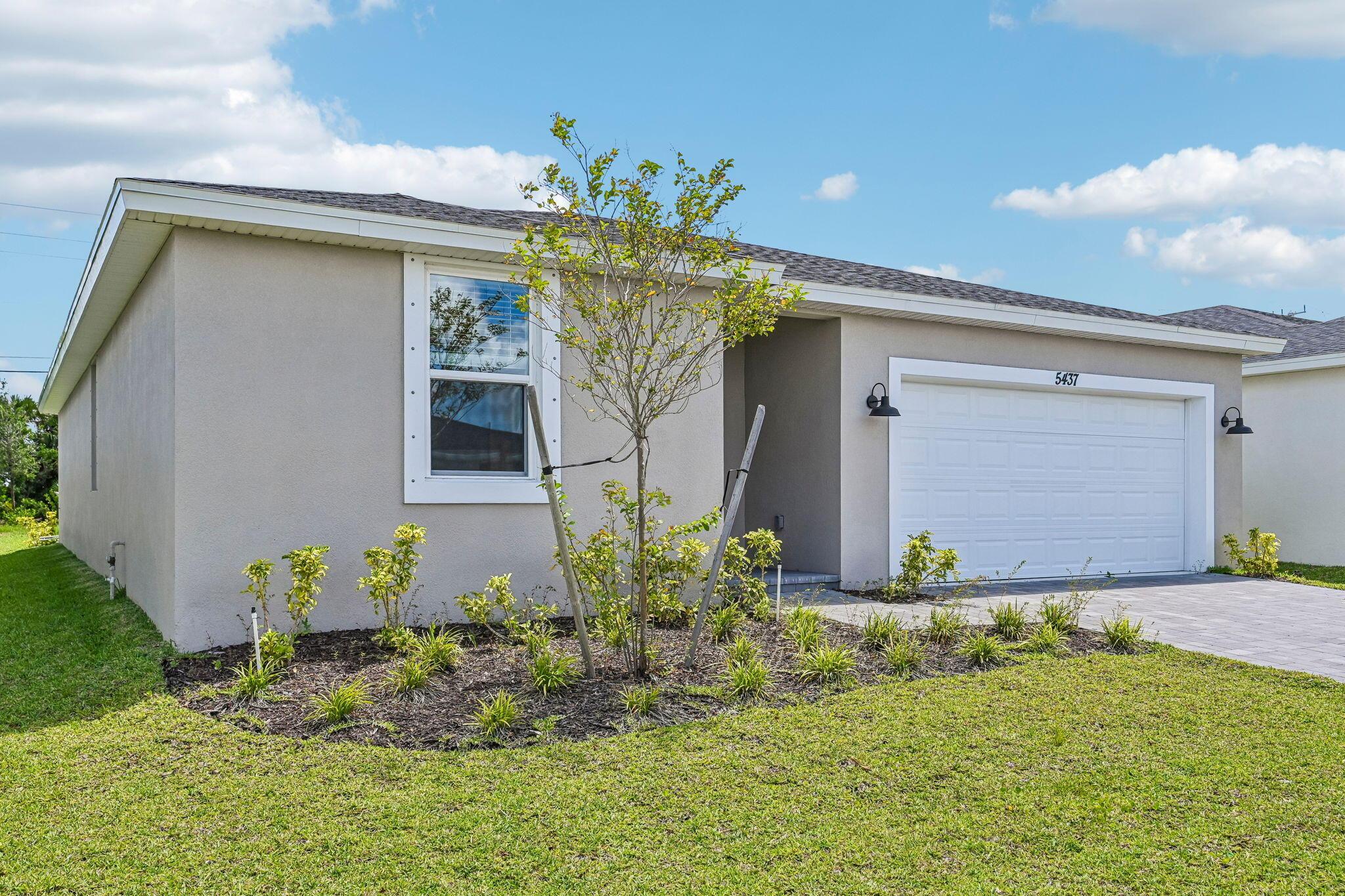 5437 Hampton Park Circle, Vero Beach, FL 32966, Vero Beach - Photo 3