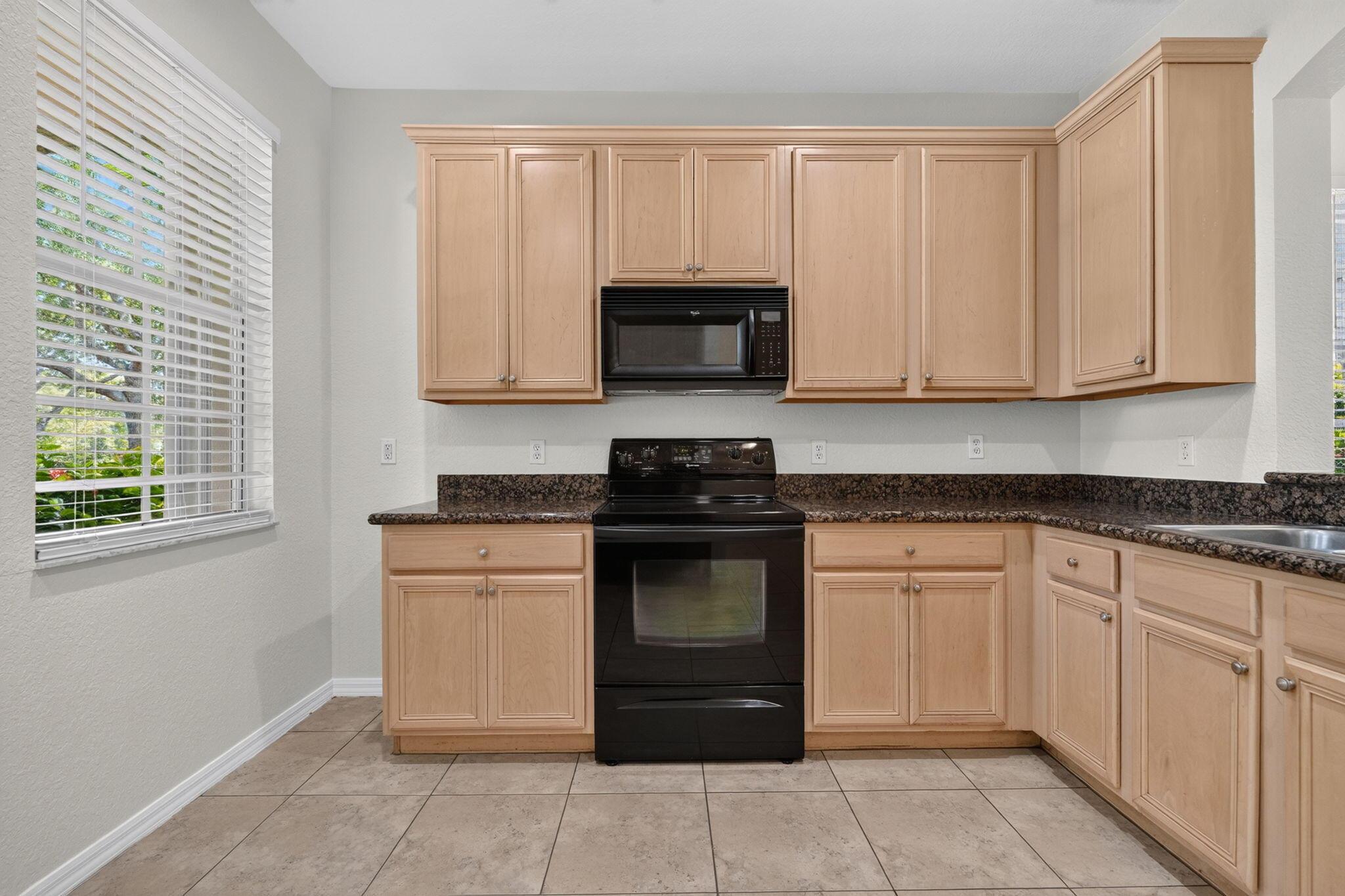 158 W Thatch Palm Circle, Jupiter, FL 33458, Jupiter - Photo 5