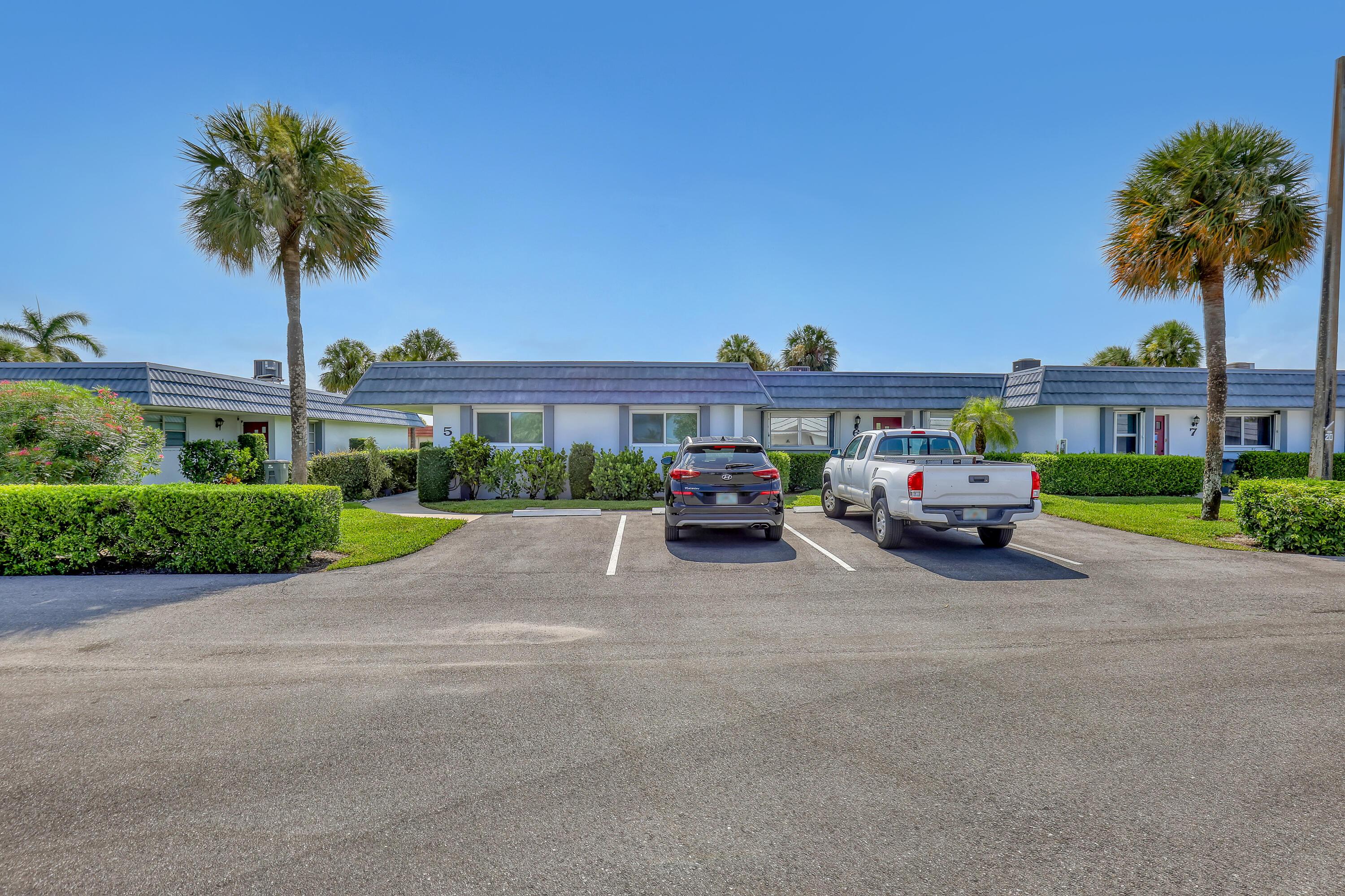 2886 Fernley Drive E 5, West Palm Beach, FL 33415, West Palm Beach - Photo 2