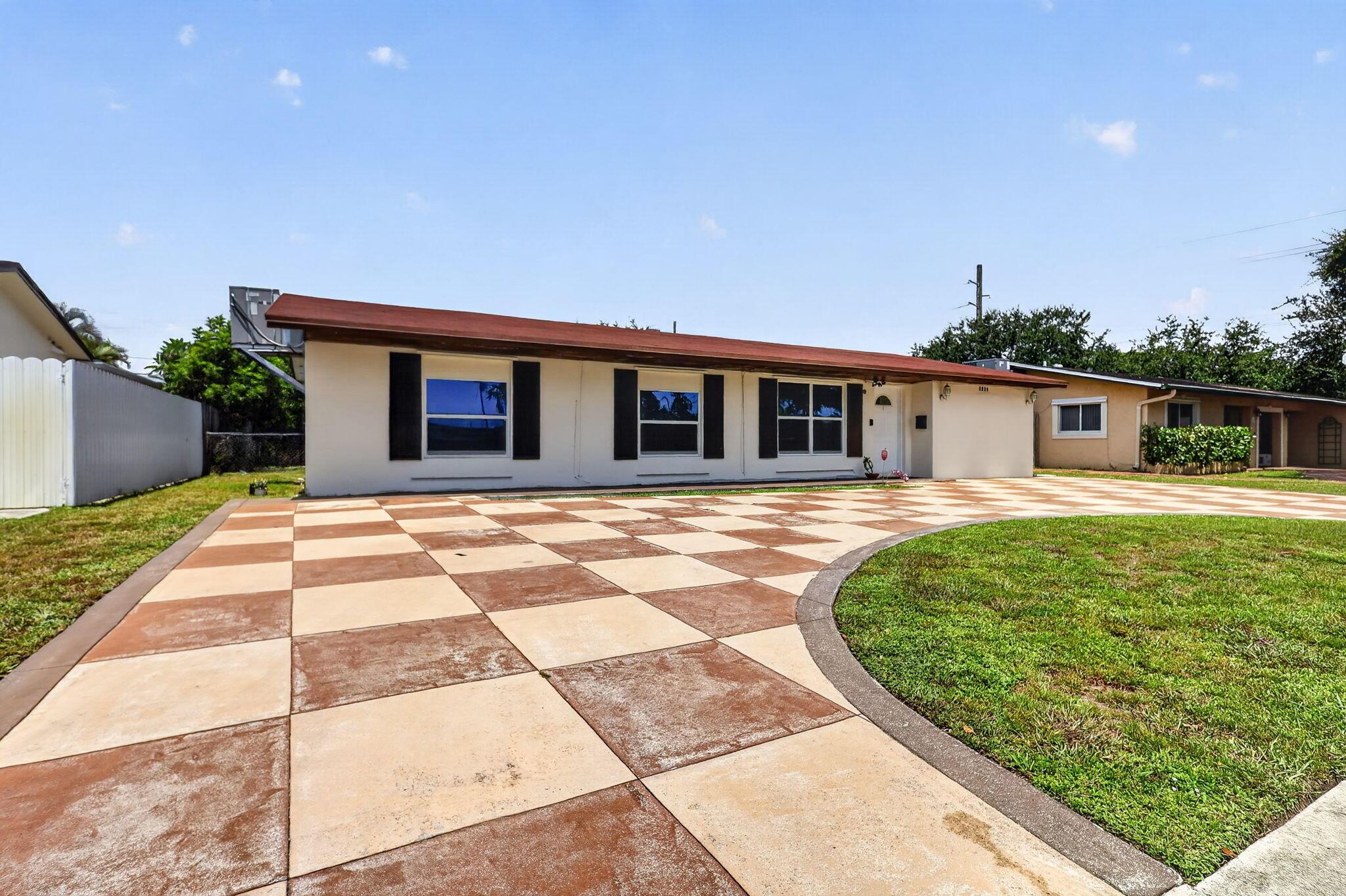 2220 N 47th Avenue, Hollywood, FL 33021, Hollywood - Photo 2