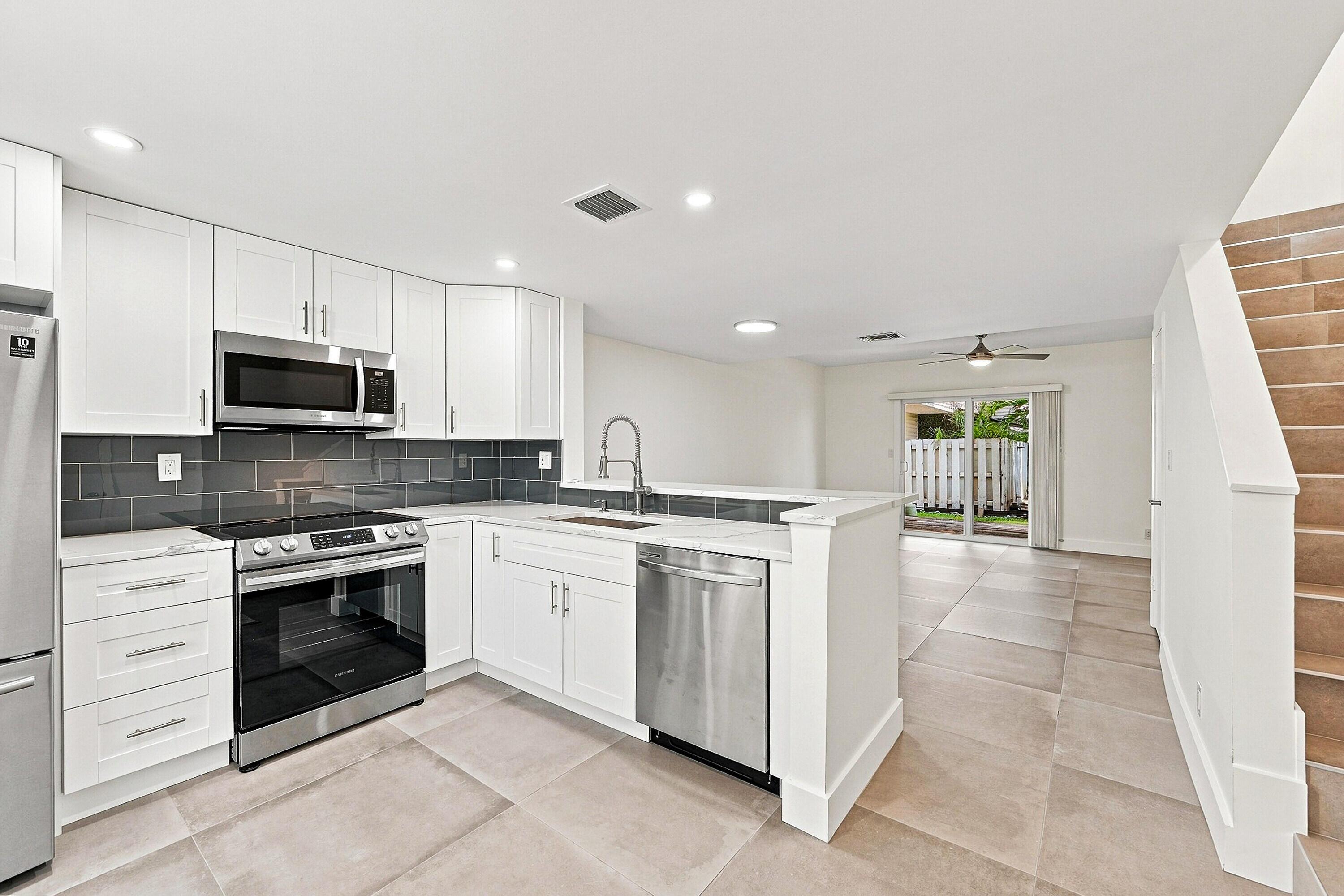 2627 NE 15th Street, Pompano Beach, FL 33062, Pompano Beach - Photo 3