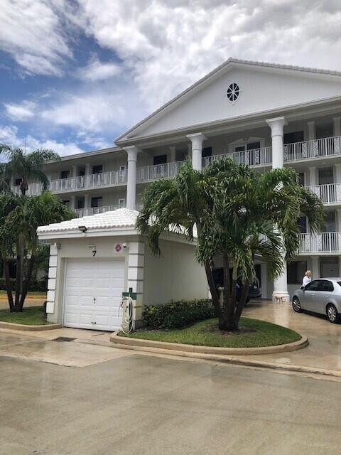 2811 Village Boulevard 202, West Palm Beach, FL 33409, West Palm Beach - Photo 2