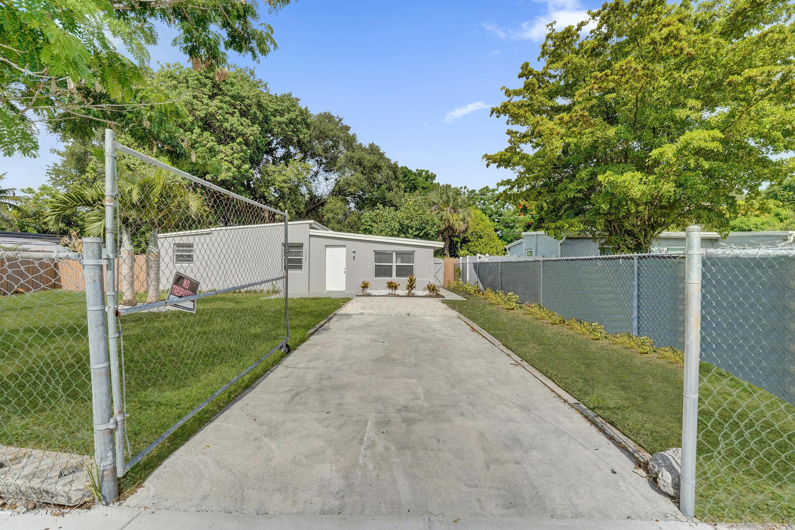 1628 NW 11TH Street, Fort Lauderdale, FL 33311, Fort Lauderdale - Photo 2