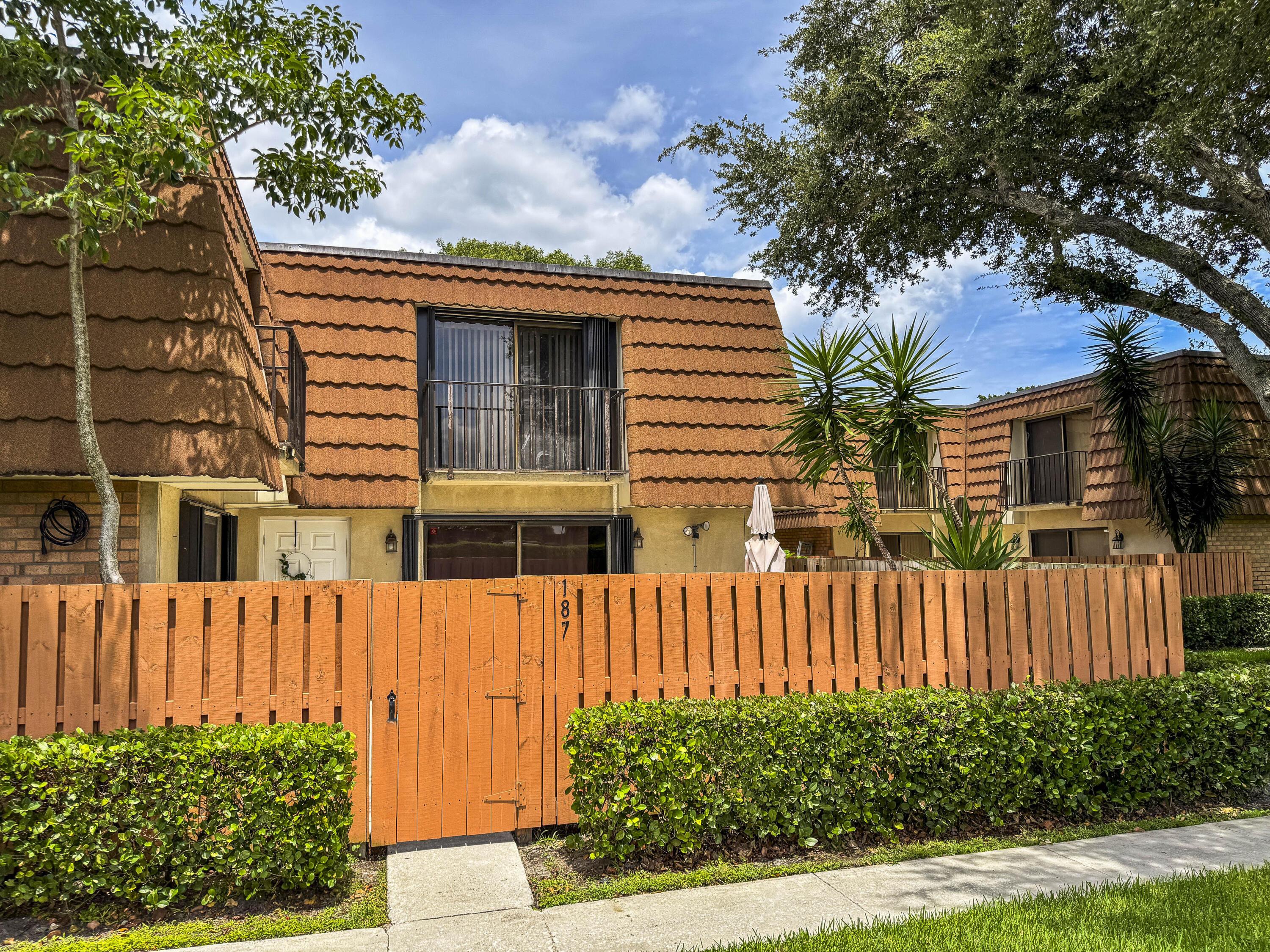 187 Charter Way, West Palm Beach, FL 33407, West Palm Beach - Photo 3